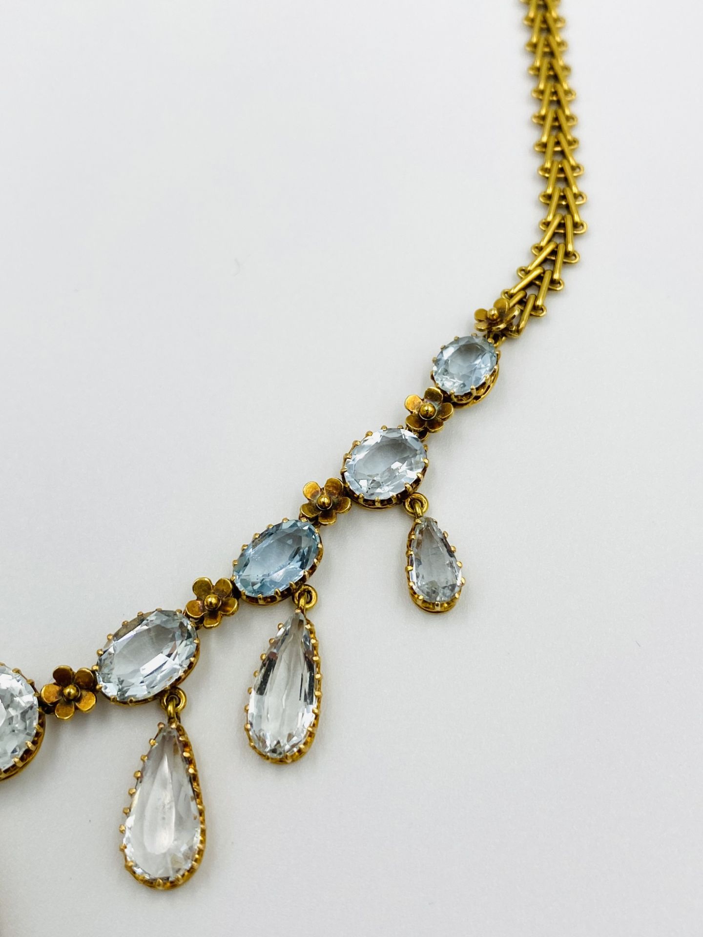 18ct gold and aquamarine necklace by Mrs. Newman - Image 4 of 6