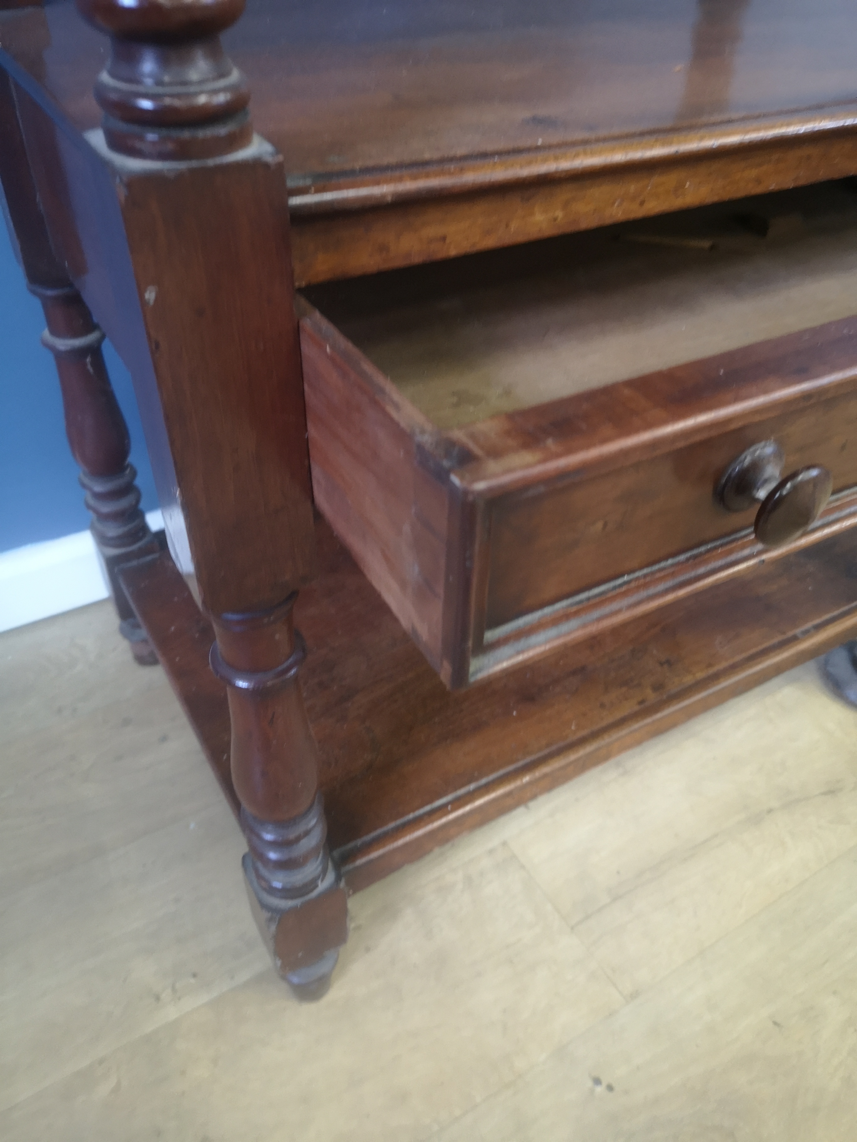 Victorian mahogany whatnot - Image 3 of 4