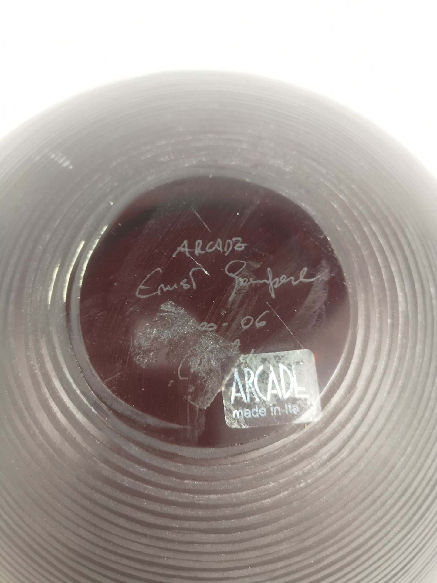 Red glass bowl, signed by artist - Image 3 of 4