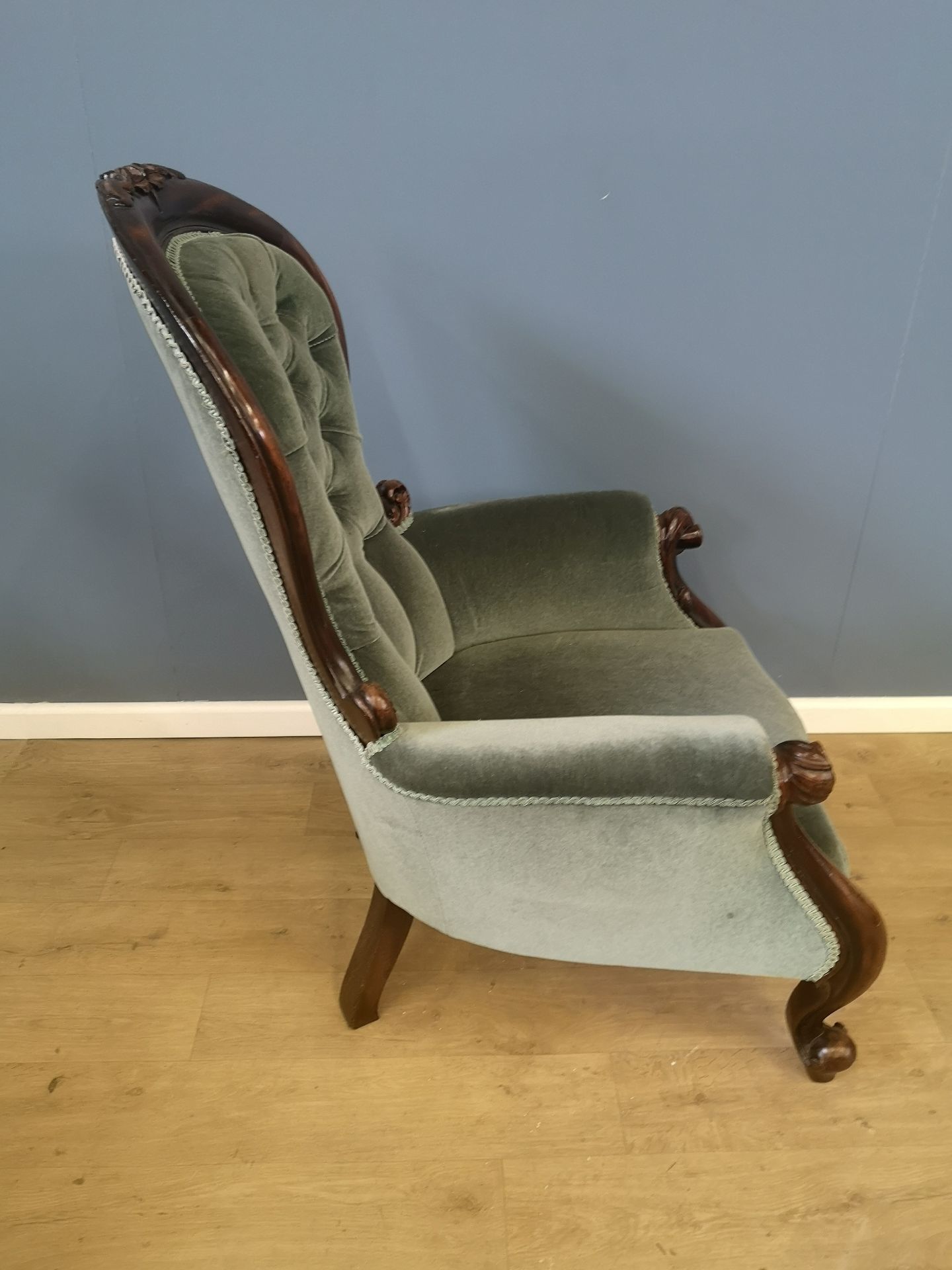 Mahogany framed button back bedroom chair - Image 5 of 5