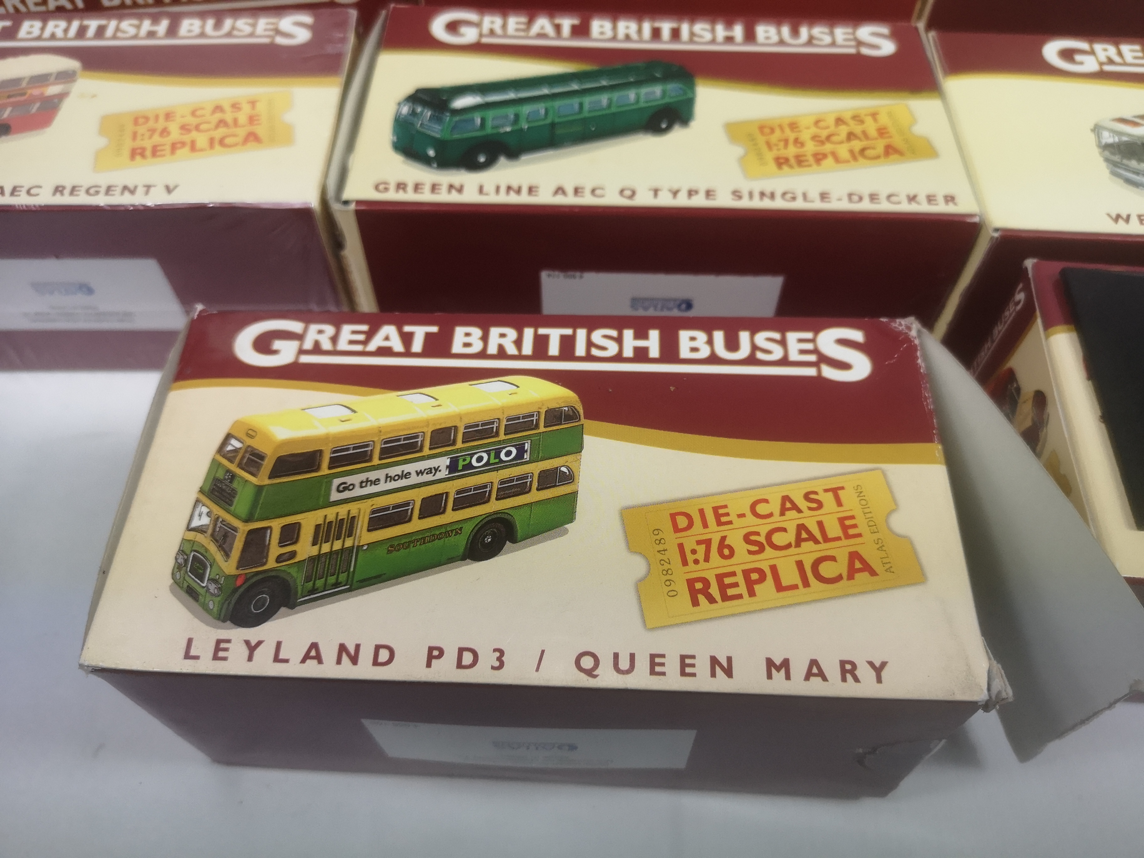 Eighteen boxed 1:76 diecast model buses - Image 3 of 4