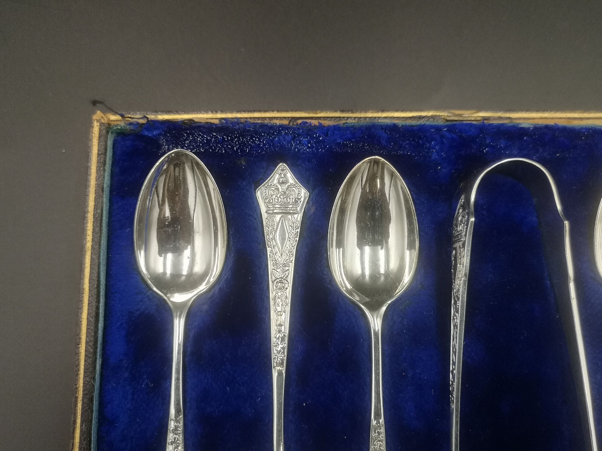 Box of silver tea spoons, a box of silver forks and a box with two silver spoons - Image 5 of 7
