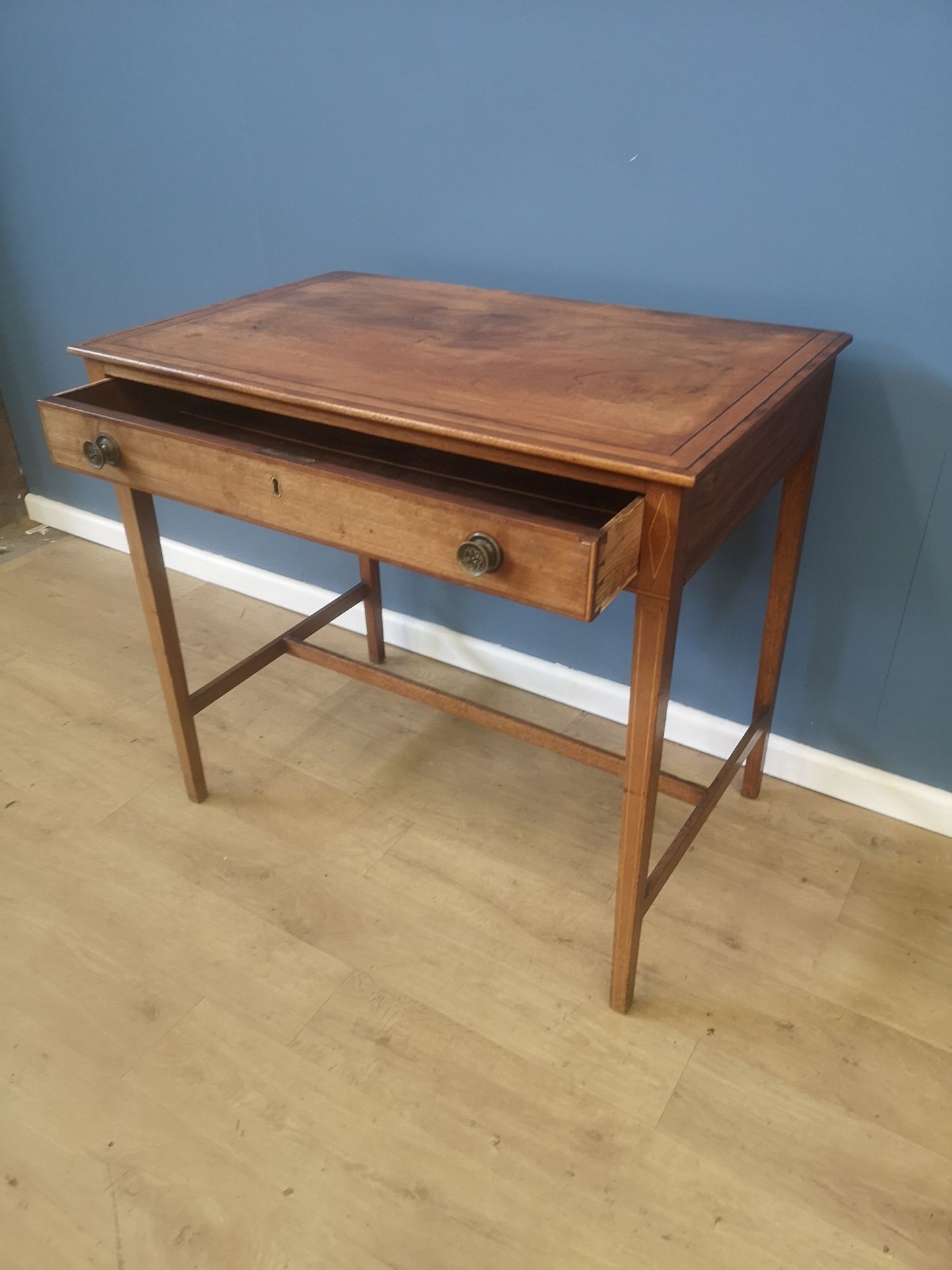 Mahogany occasional table - Image 6 of 6