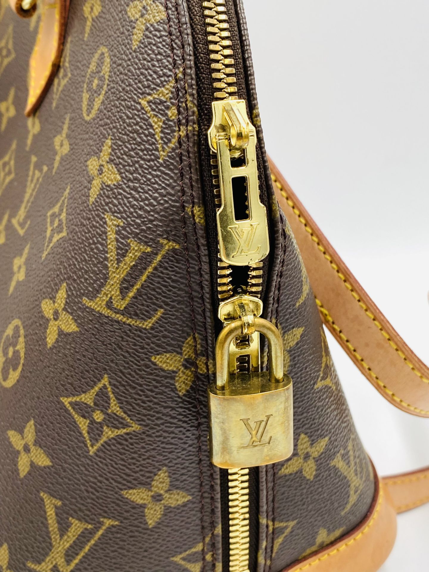 Louis Vuitton Alma handbag in monogram canvas - Image 3 of 7
