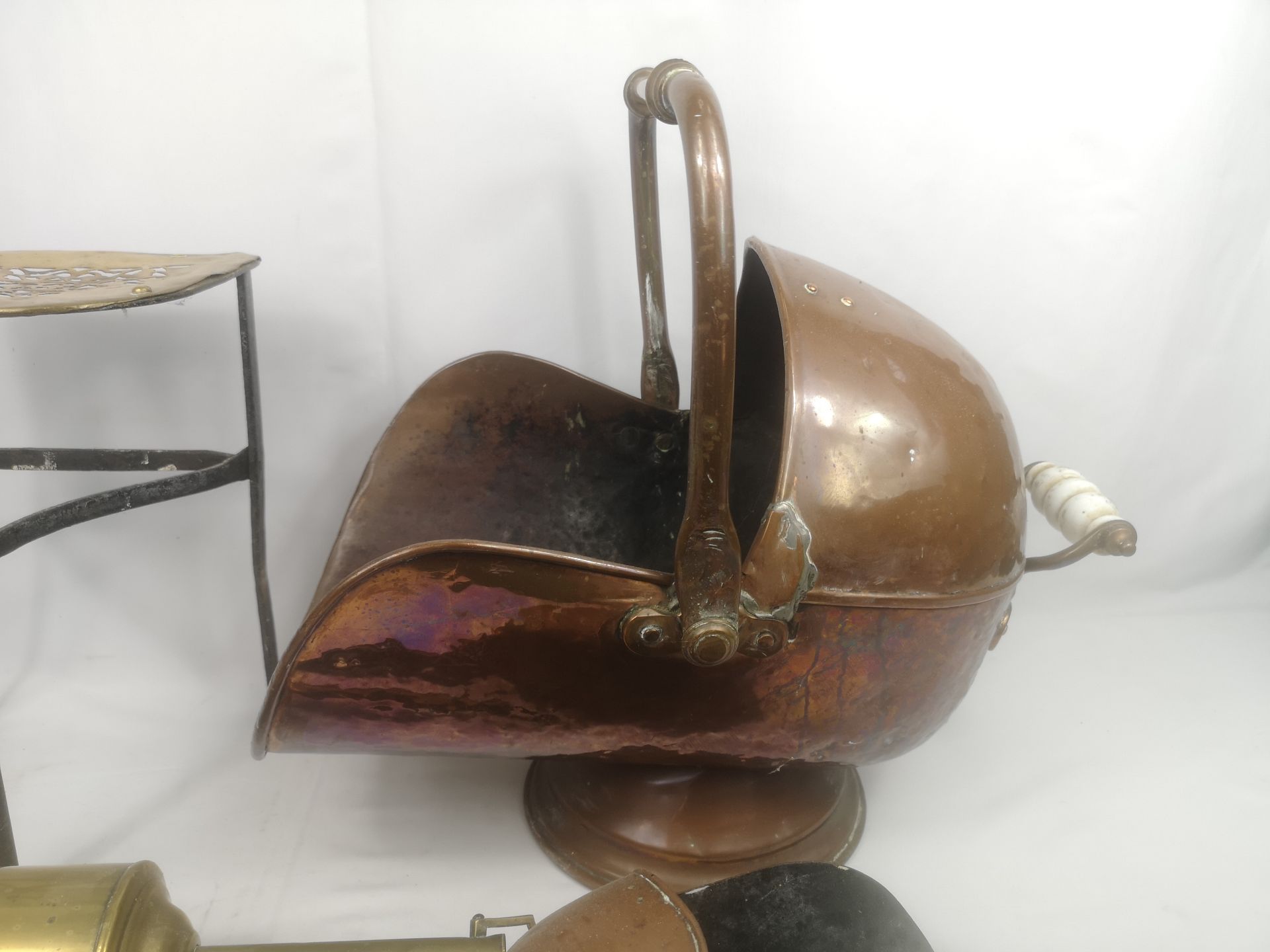 Copper coal scuttle and other items - Image 3 of 5