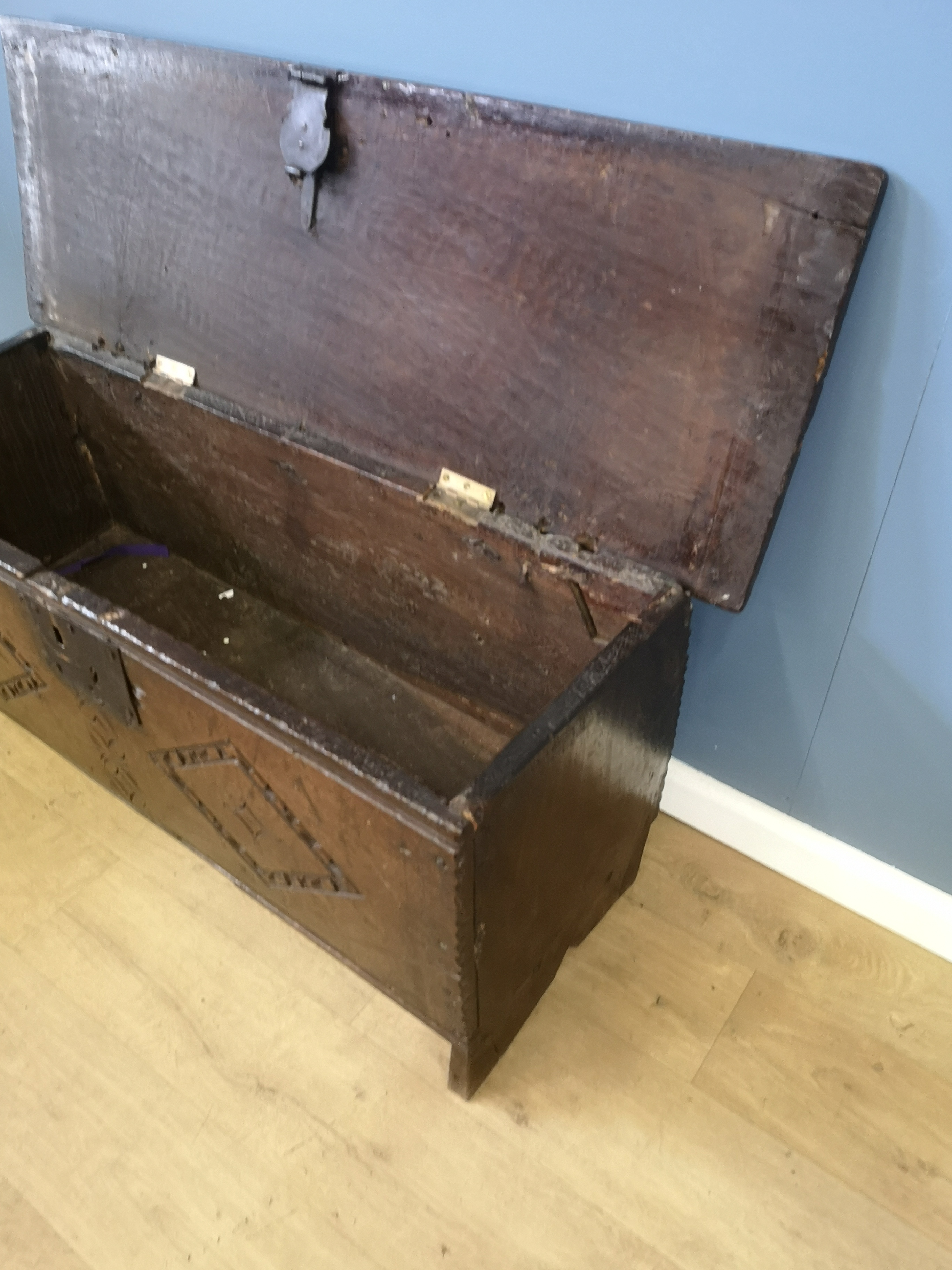 19th century oak dome topped coffer - Image 5 of 5