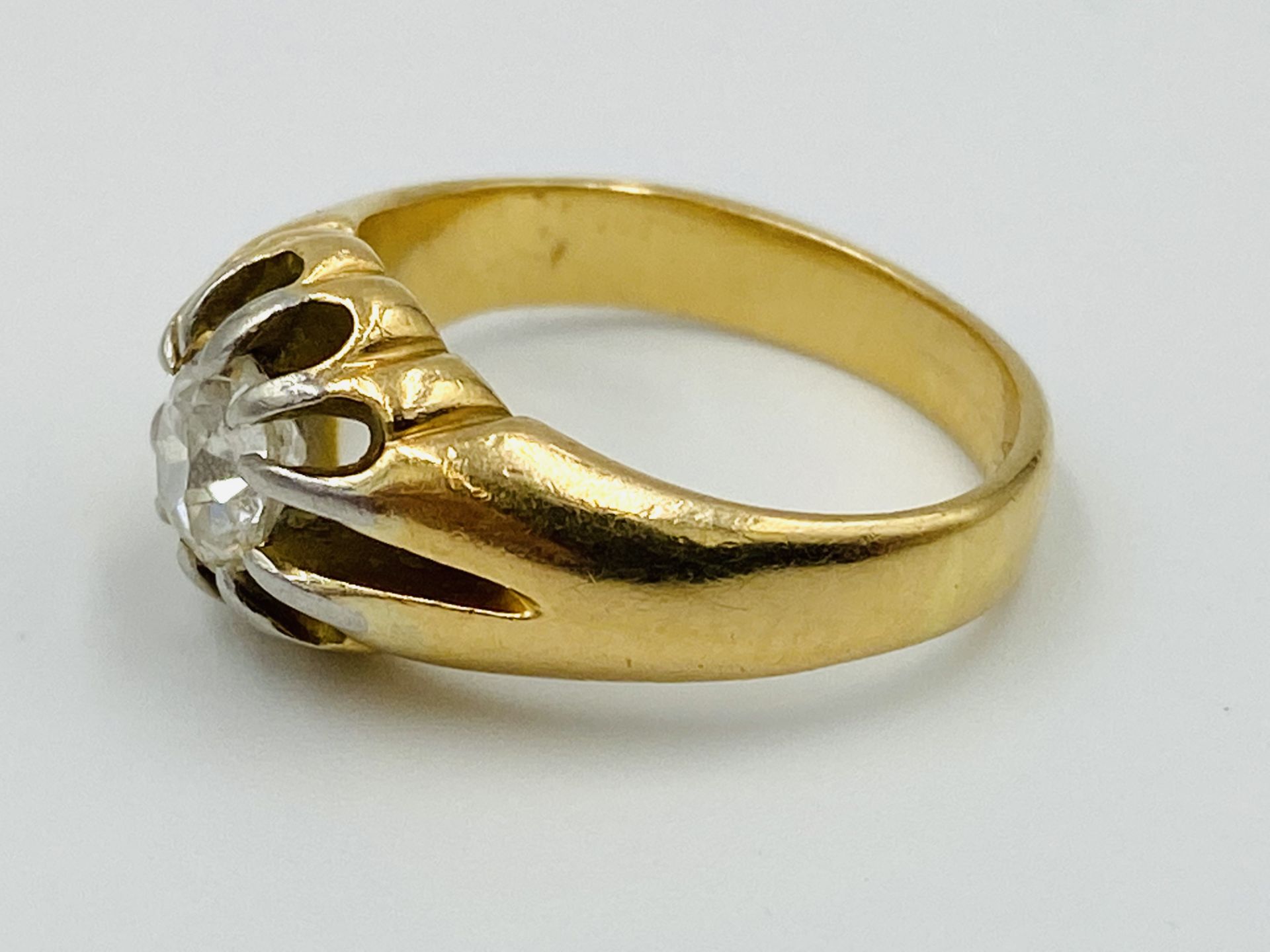 18ct gold ring set with an old cut diamond - Image 2 of 4