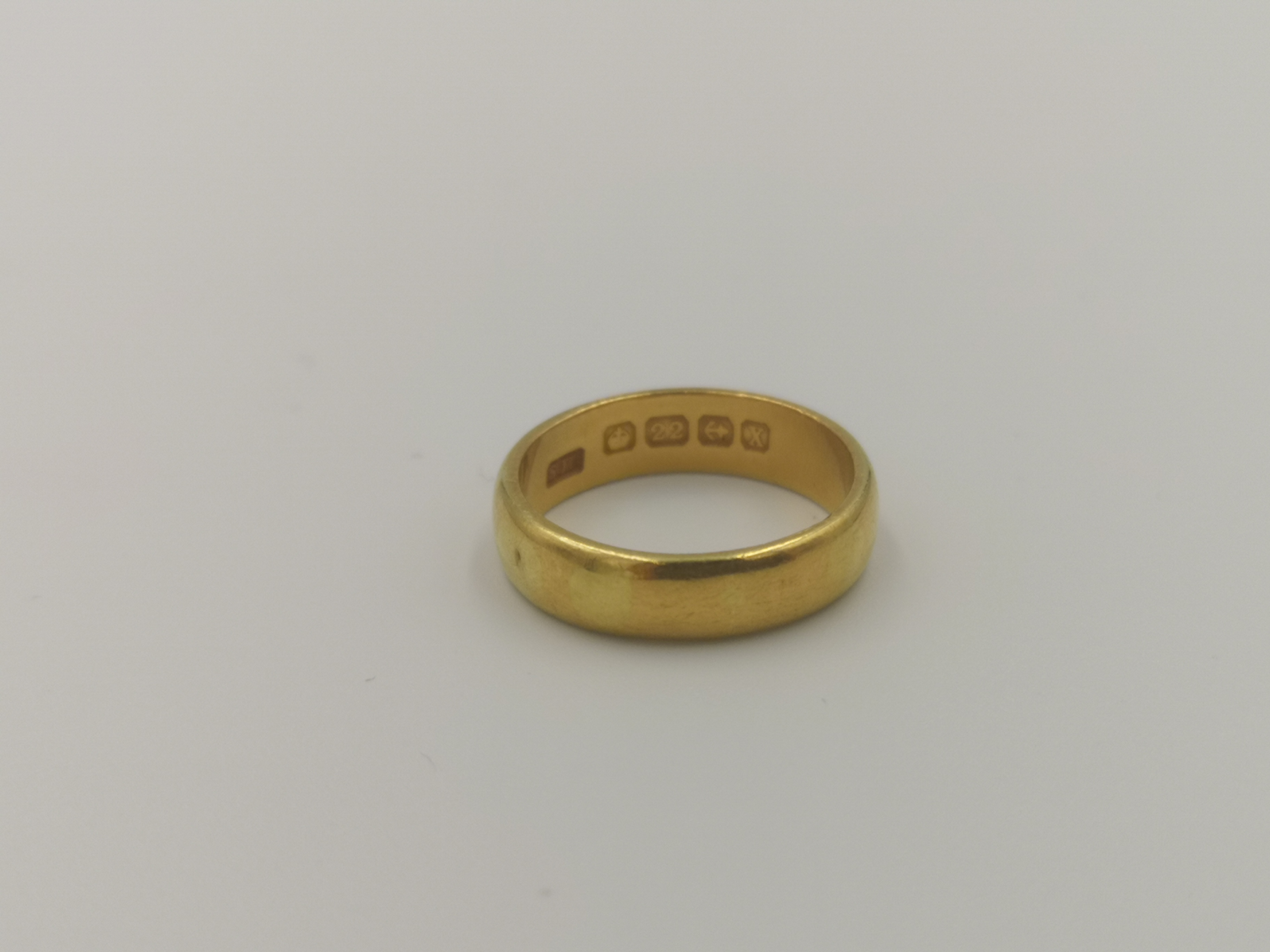 22ct gold band