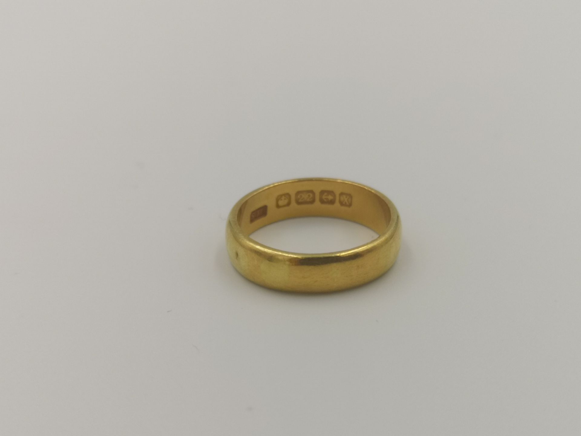 22ct gold band