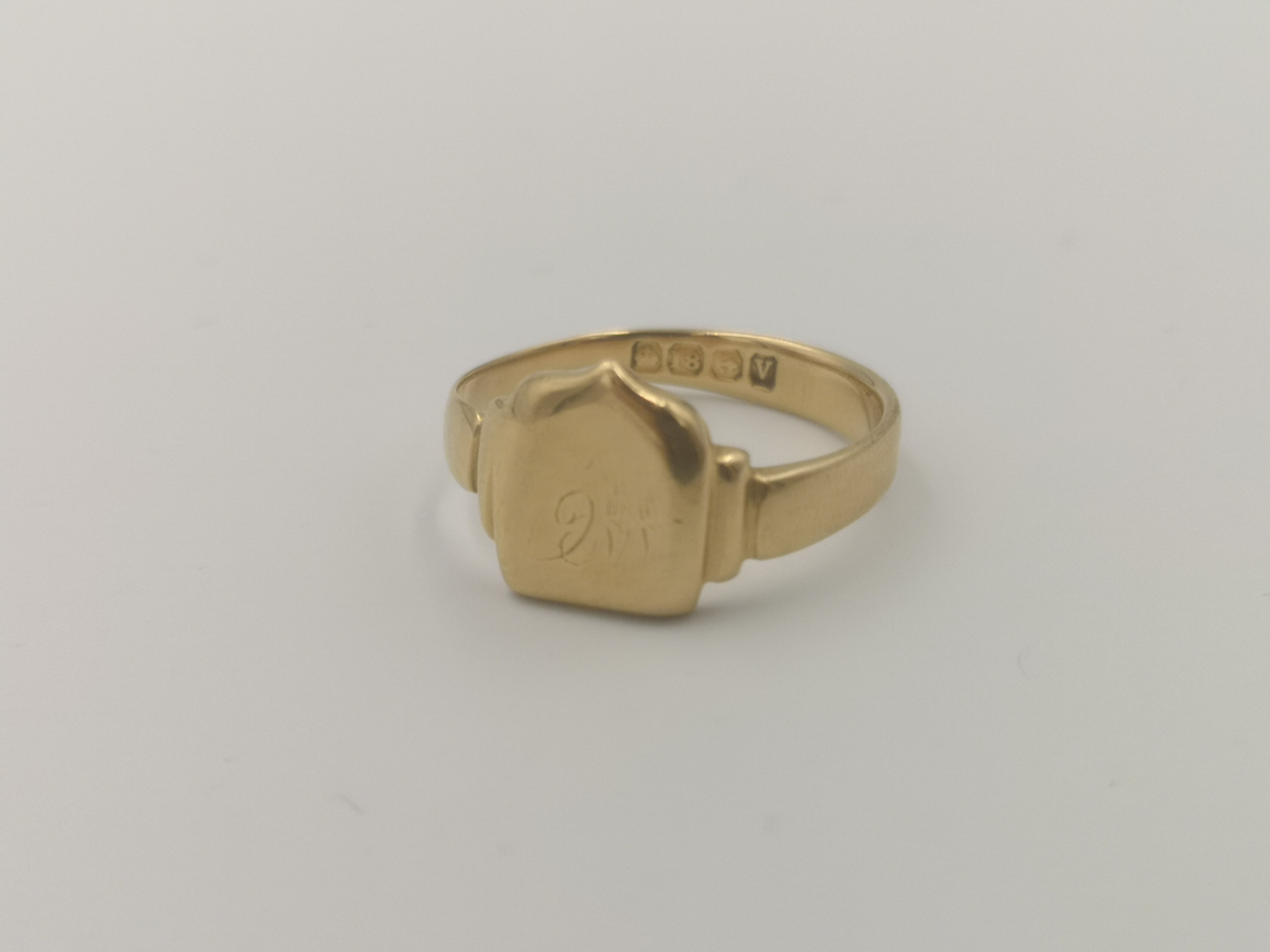 18ct gold signet ring - Image 2 of 5