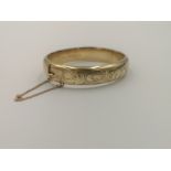 9ct gold bangle