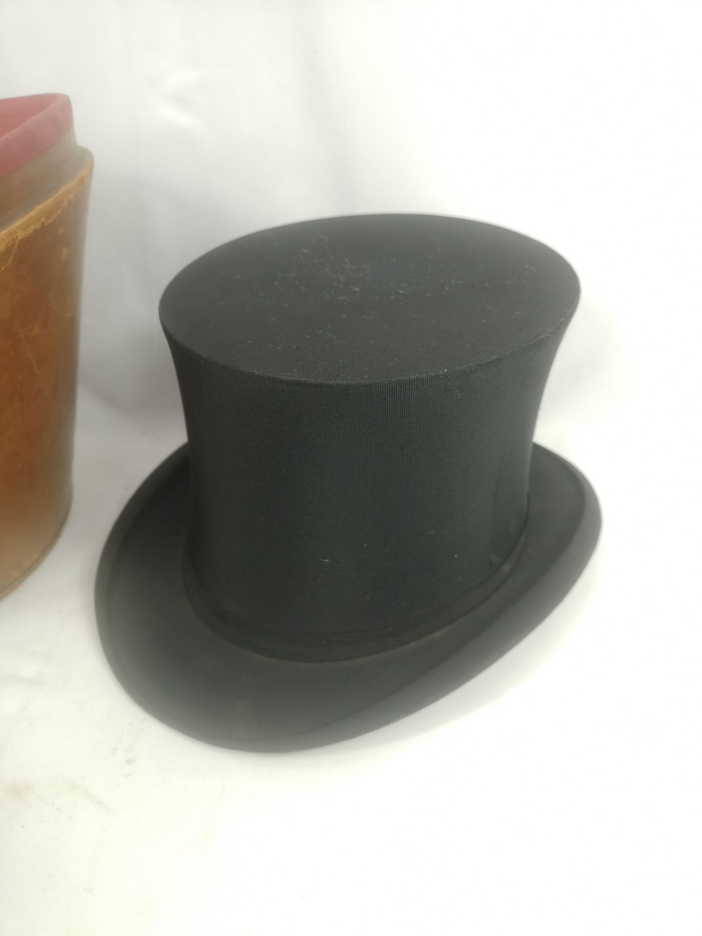 Woodrow top hat in leather box together with a canvas hat box - Image 4 of 5