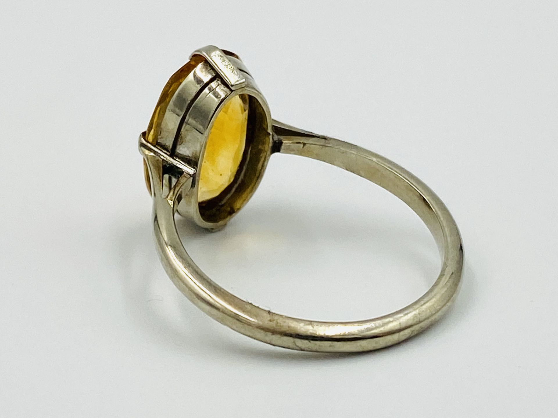 9ct gold ring set with a cognac citrine - Image 3 of 5