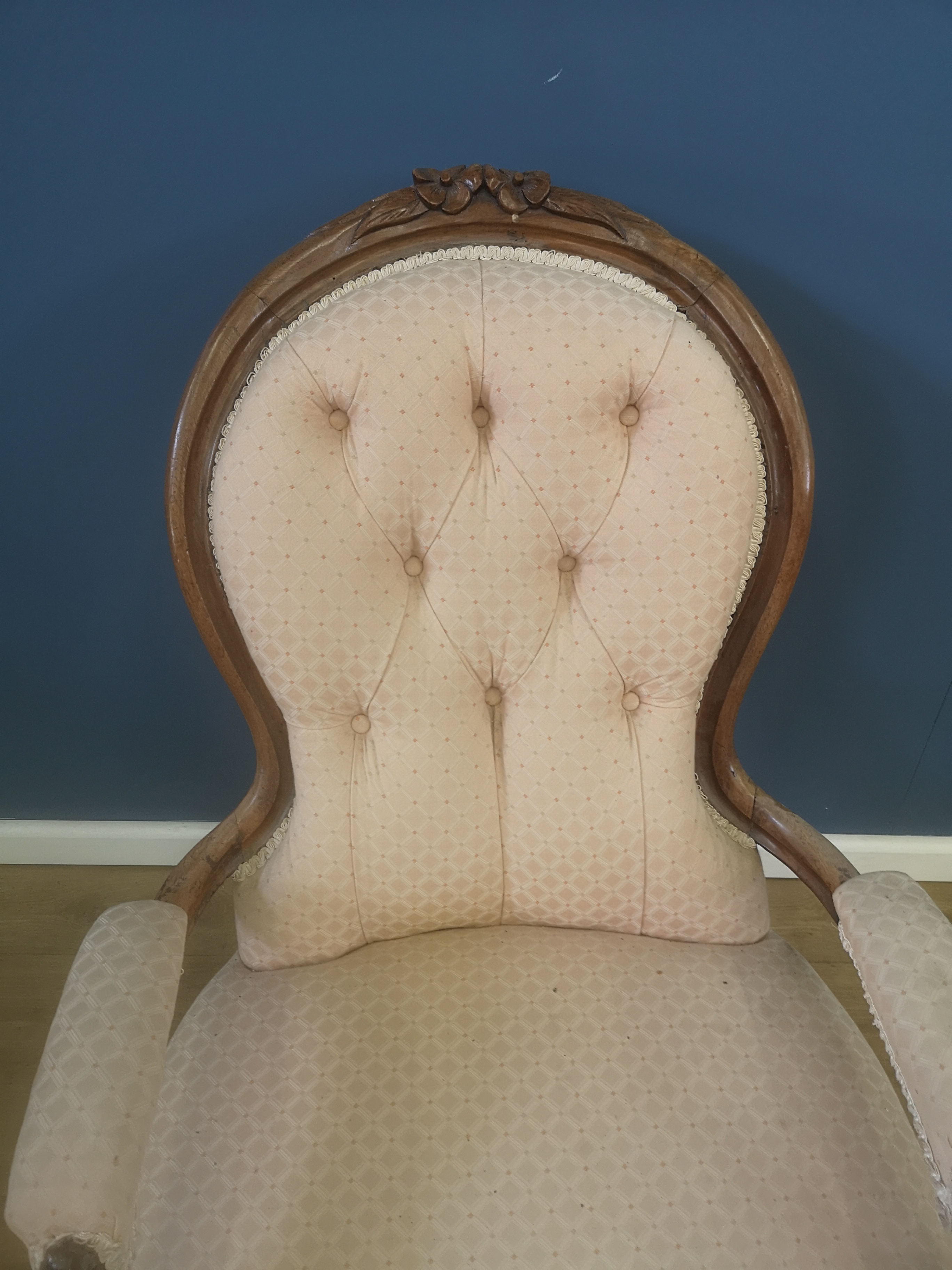 Victorian button back bedroom chair - Image 2 of 5