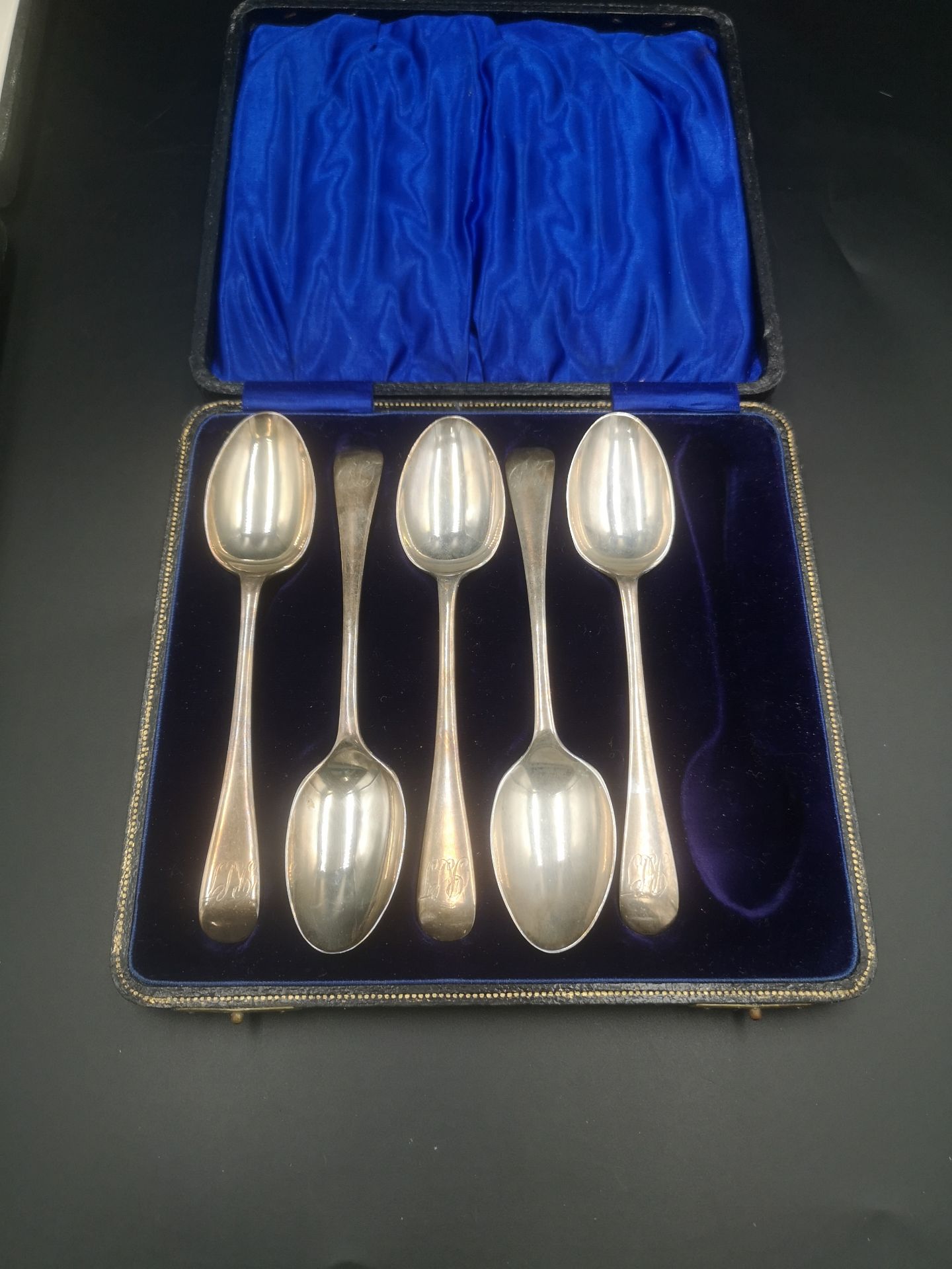 Five silver tea spoons together with a boxed set of silver forks - Image 4 of 4