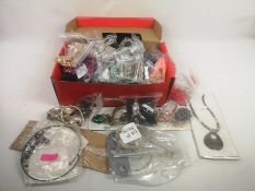 Quantity of costume jewellery