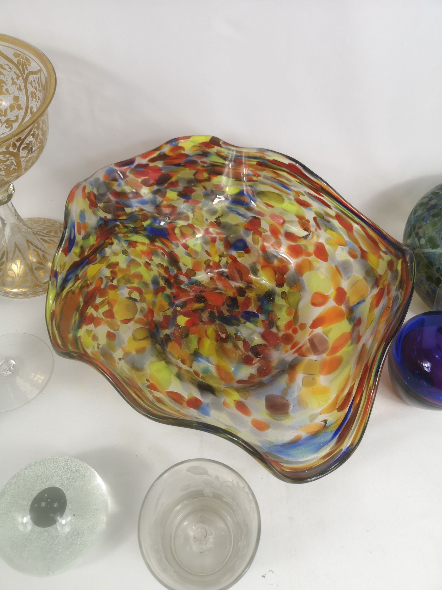 Quantity of glassware to include a Caithness paperweight - Image 3 of 5