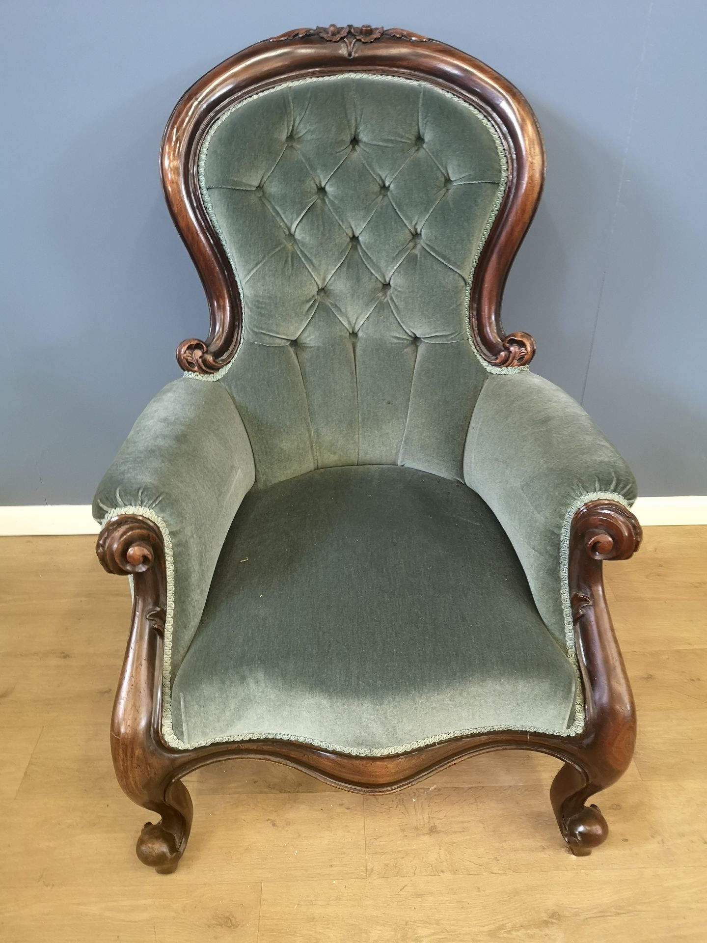 Mahogany framed button back bedroom chair - Image 4 of 5