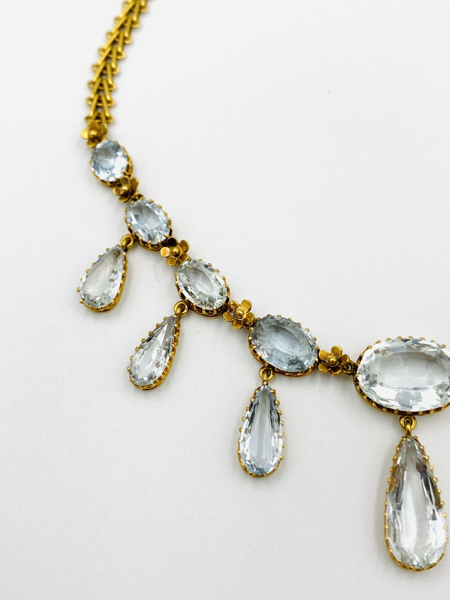 18ct gold and aquamarine necklace by Mrs. Newman - Image 5 of 6