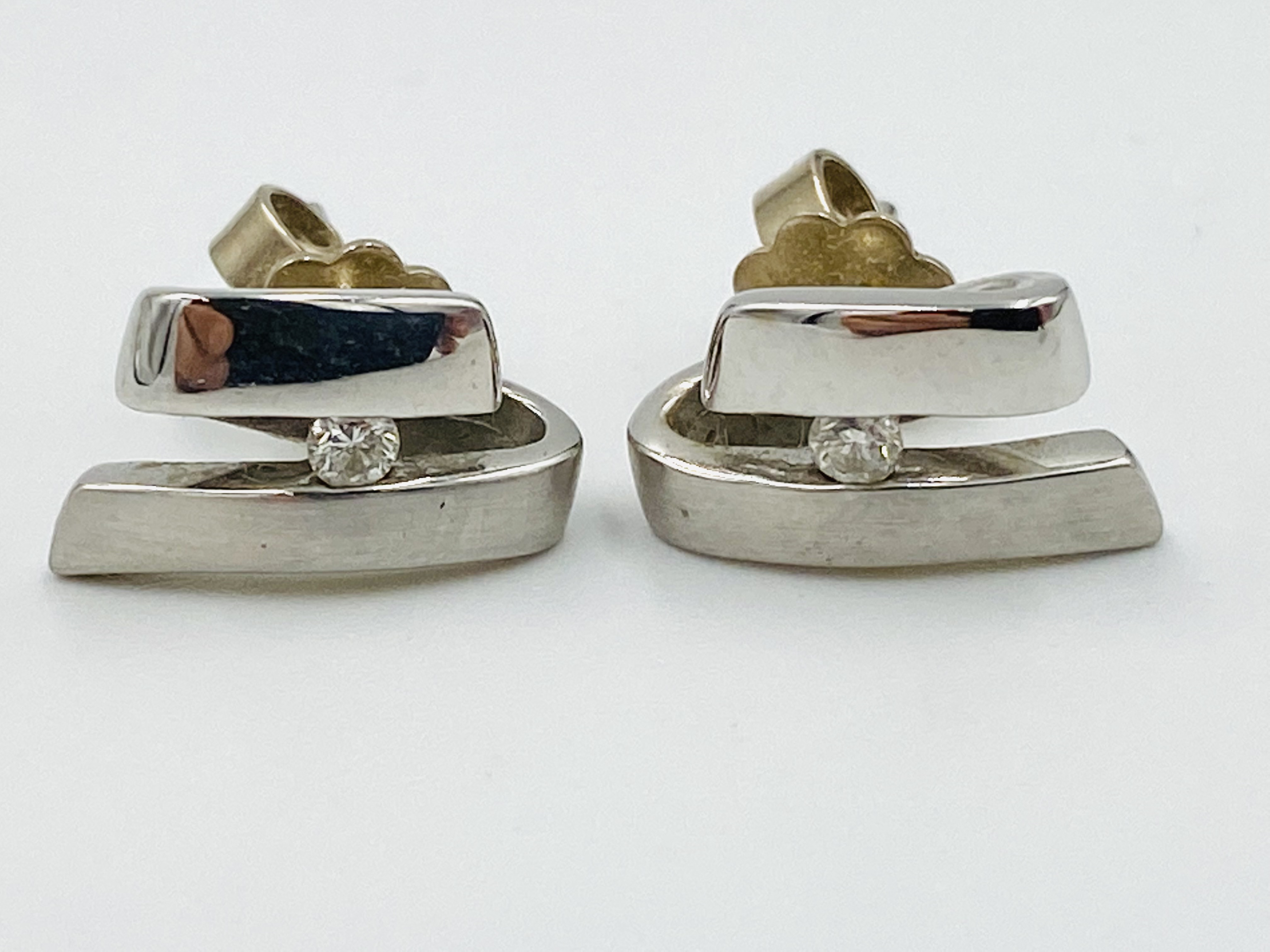 Pair of 18ct white gold and diamond earrings - Image 3 of 3