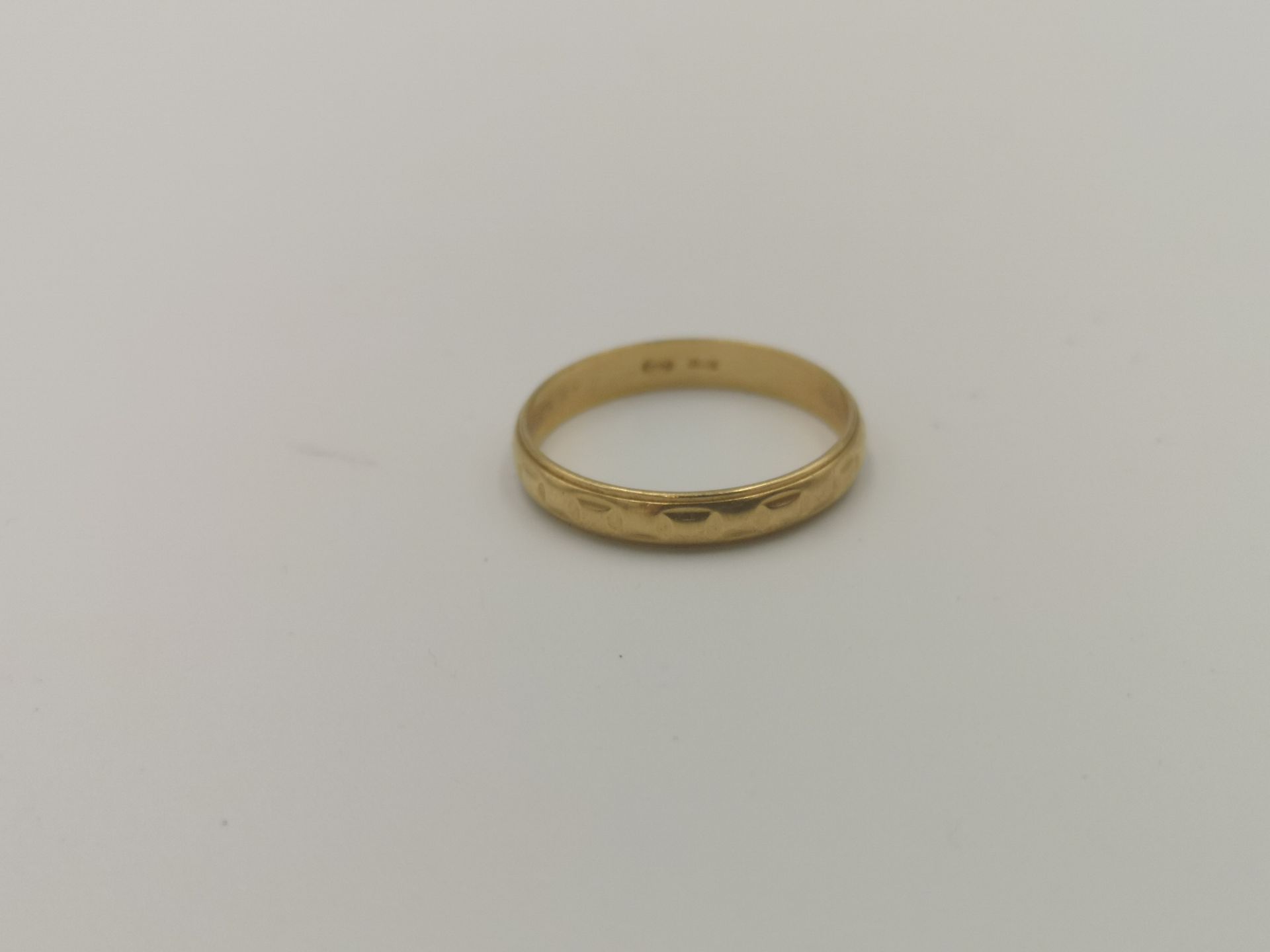 18ct gold band