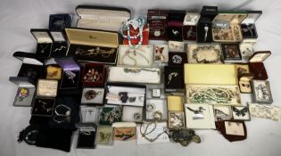 Quantity of costume jewellery