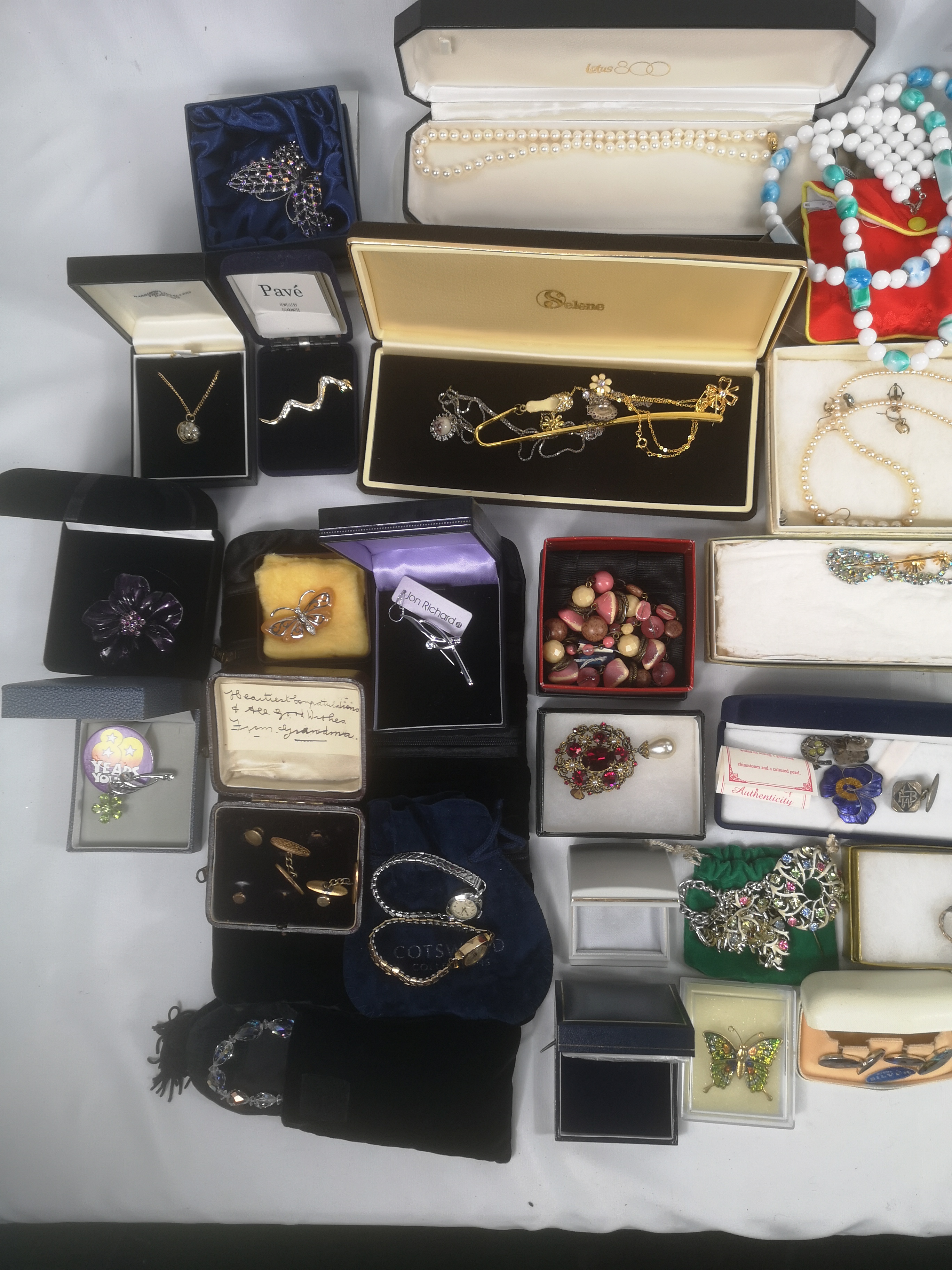 Quantity of costume jewellery - Image 2 of 5