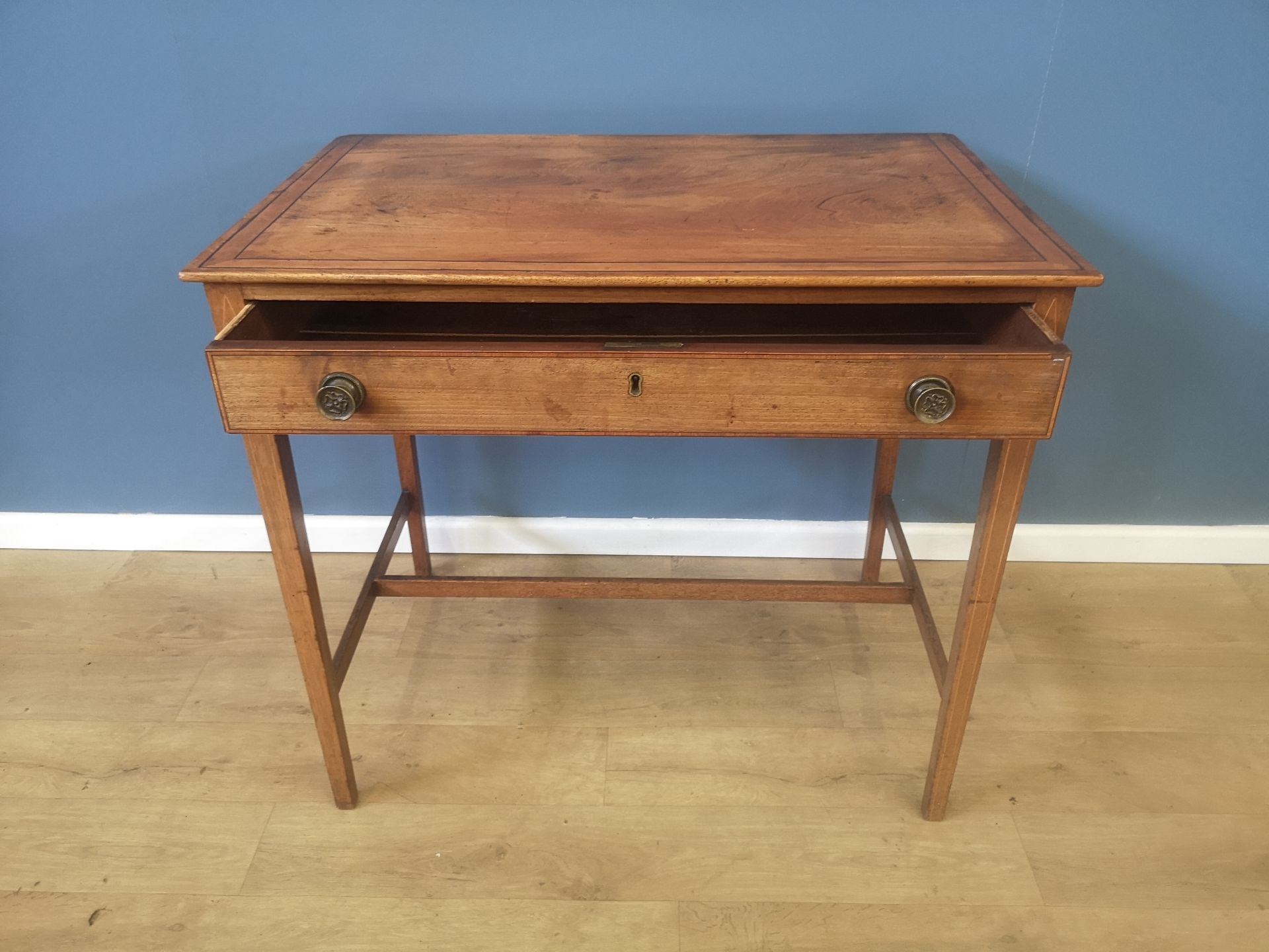 Mahogany occasional table - Image 3 of 6