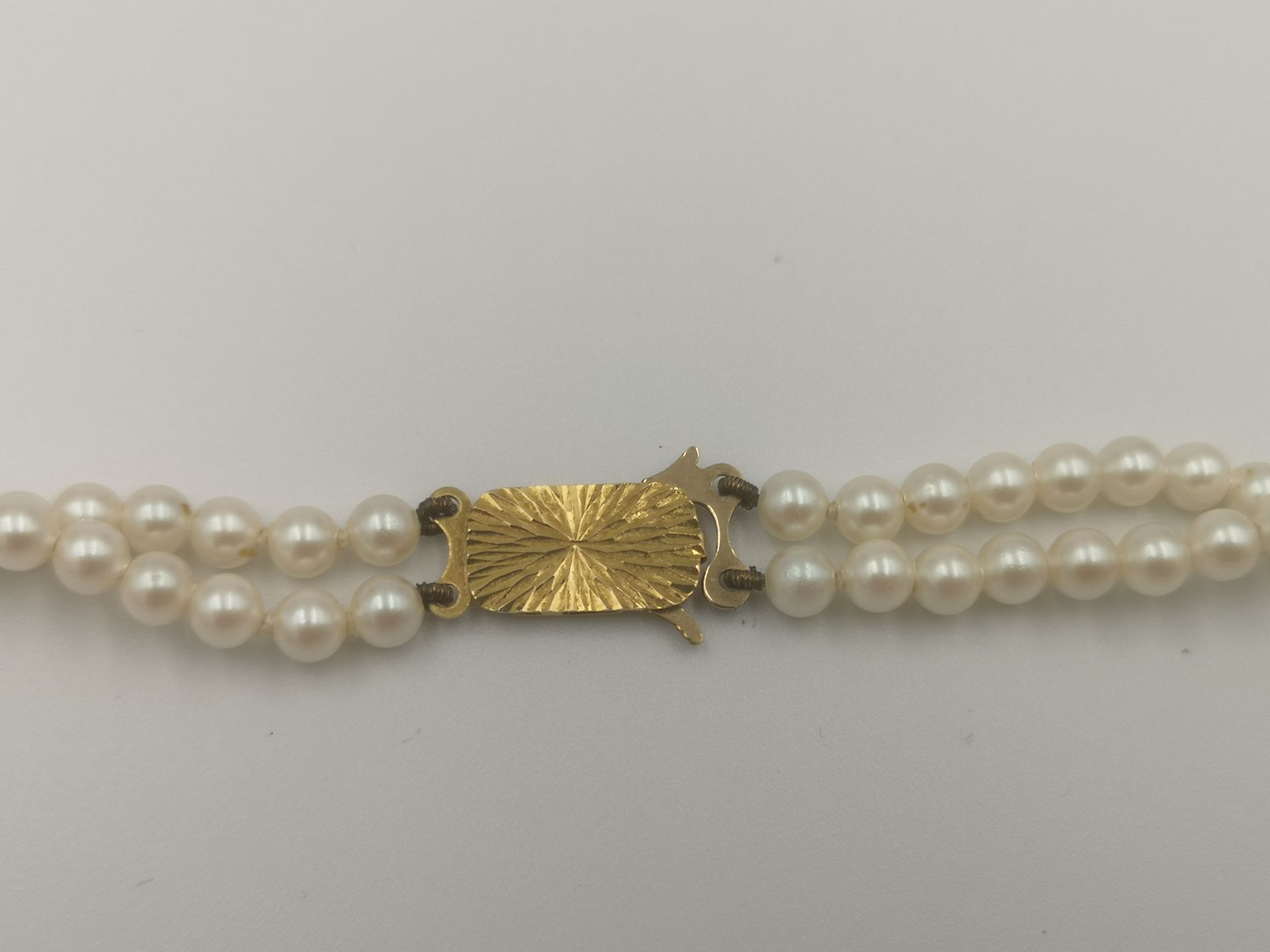 Pearl choker with 9ct gold clasp - Image 4 of 4