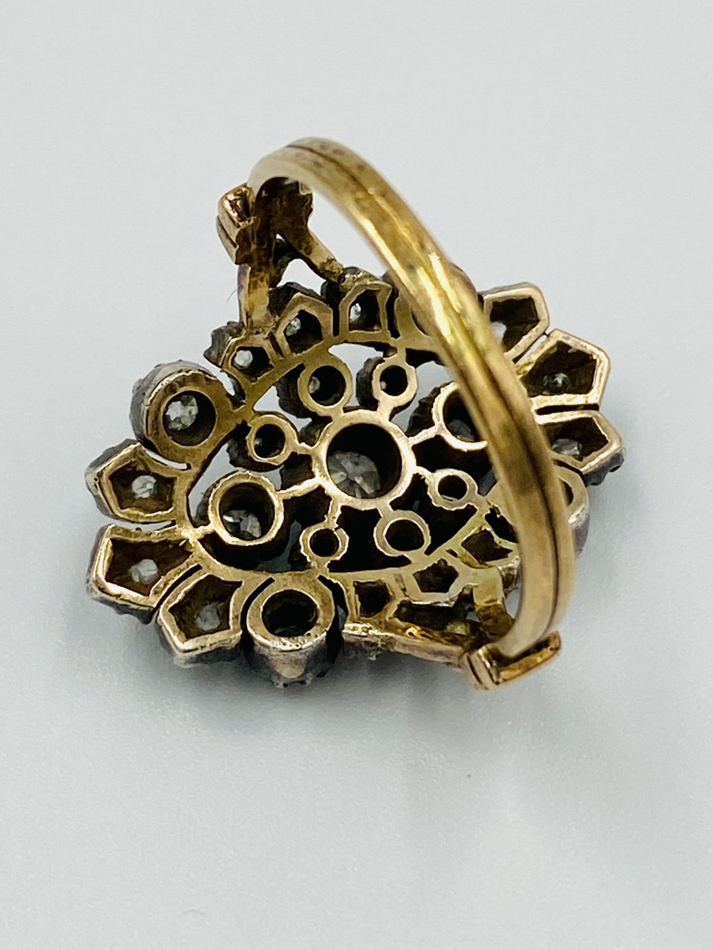 Antique gold and diamond ring - Image 4 of 5