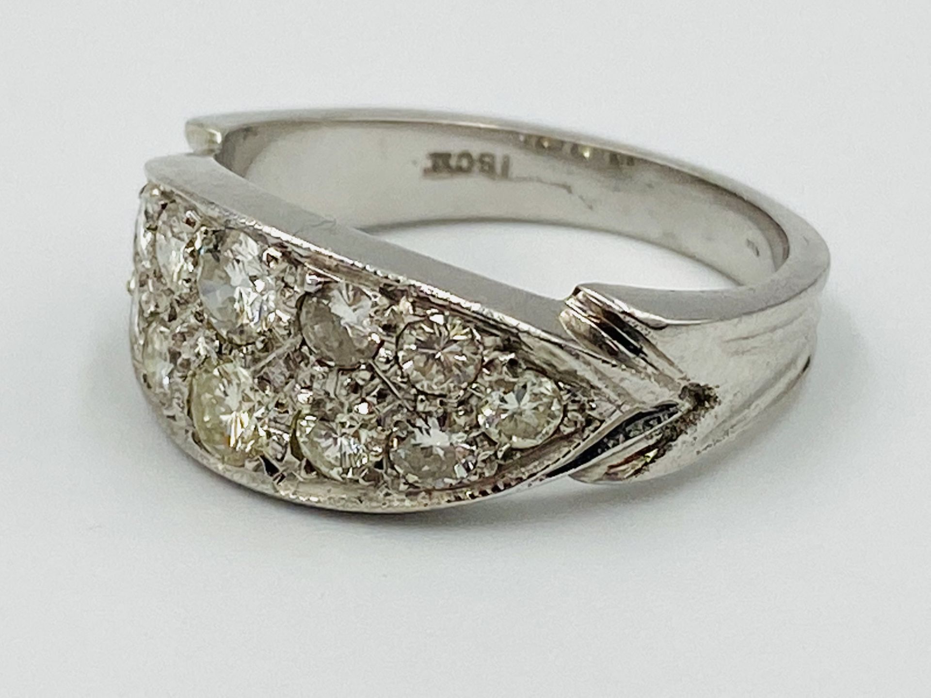 18ct white gold and diamond ring - Image 2 of 5