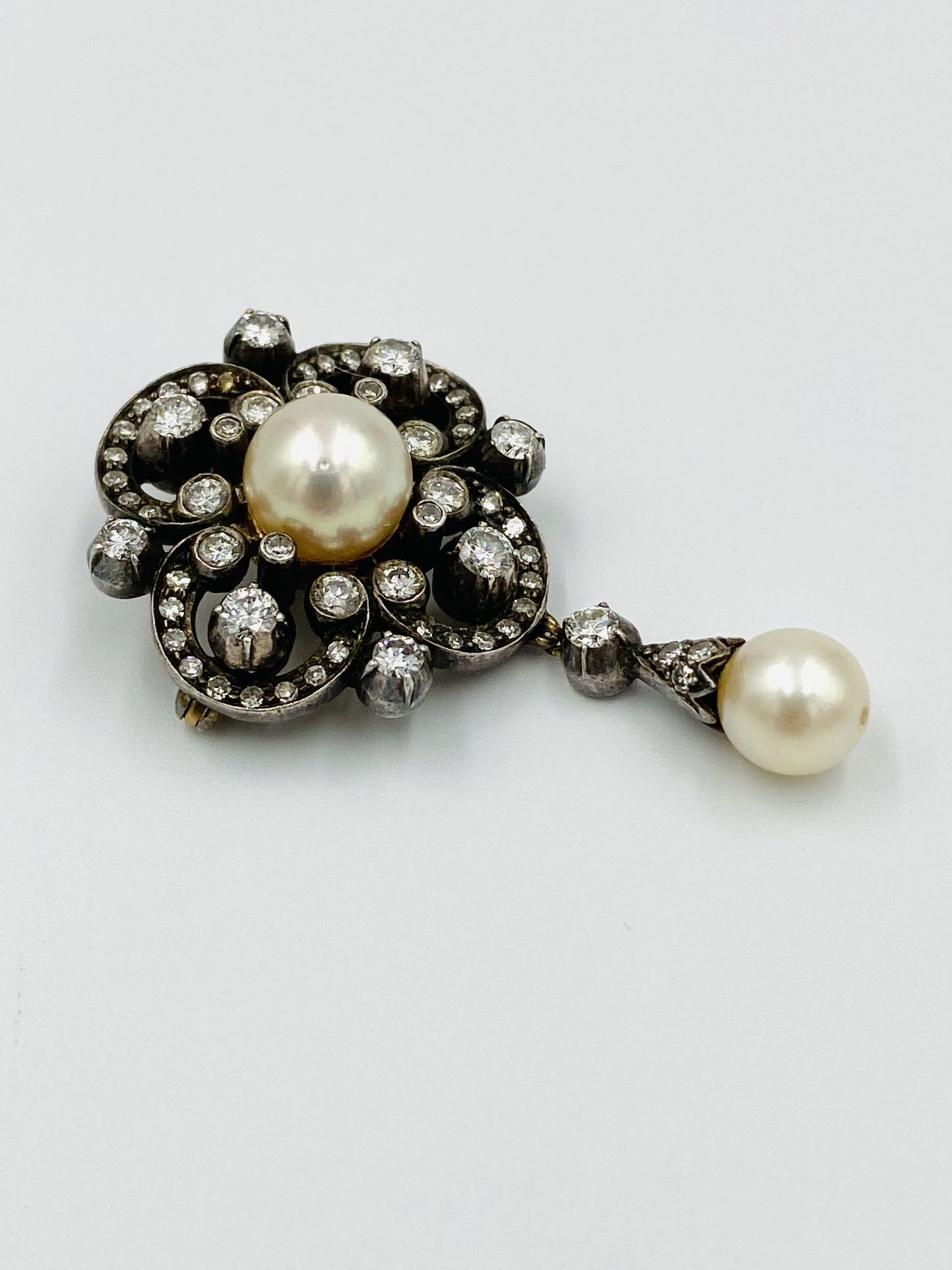 Pearl and diamond drop brooch - Image 2 of 4
