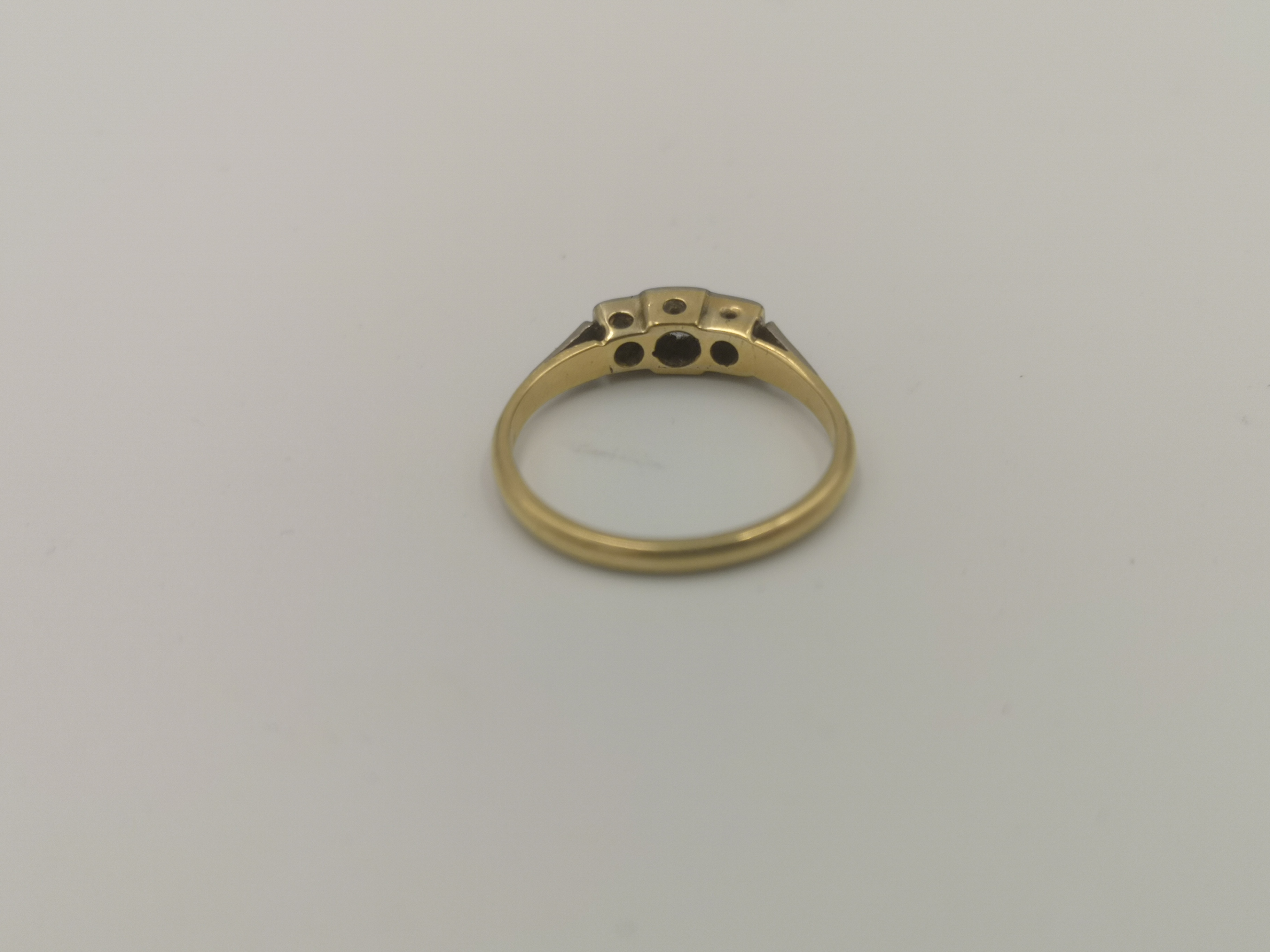 18ct gold and diamond ring - Image 3 of 5