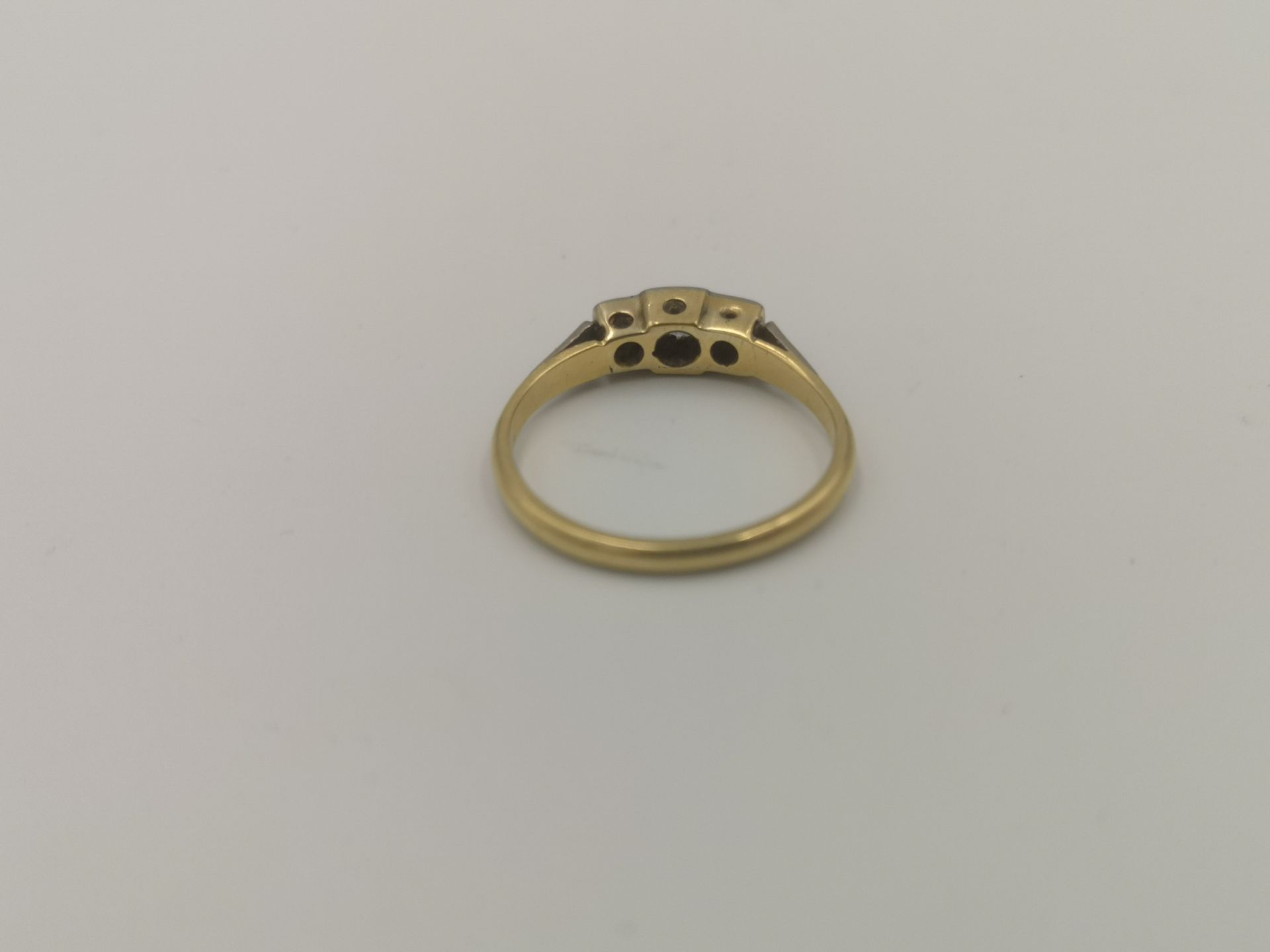 18ct gold and diamond ring - Image 3 of 5