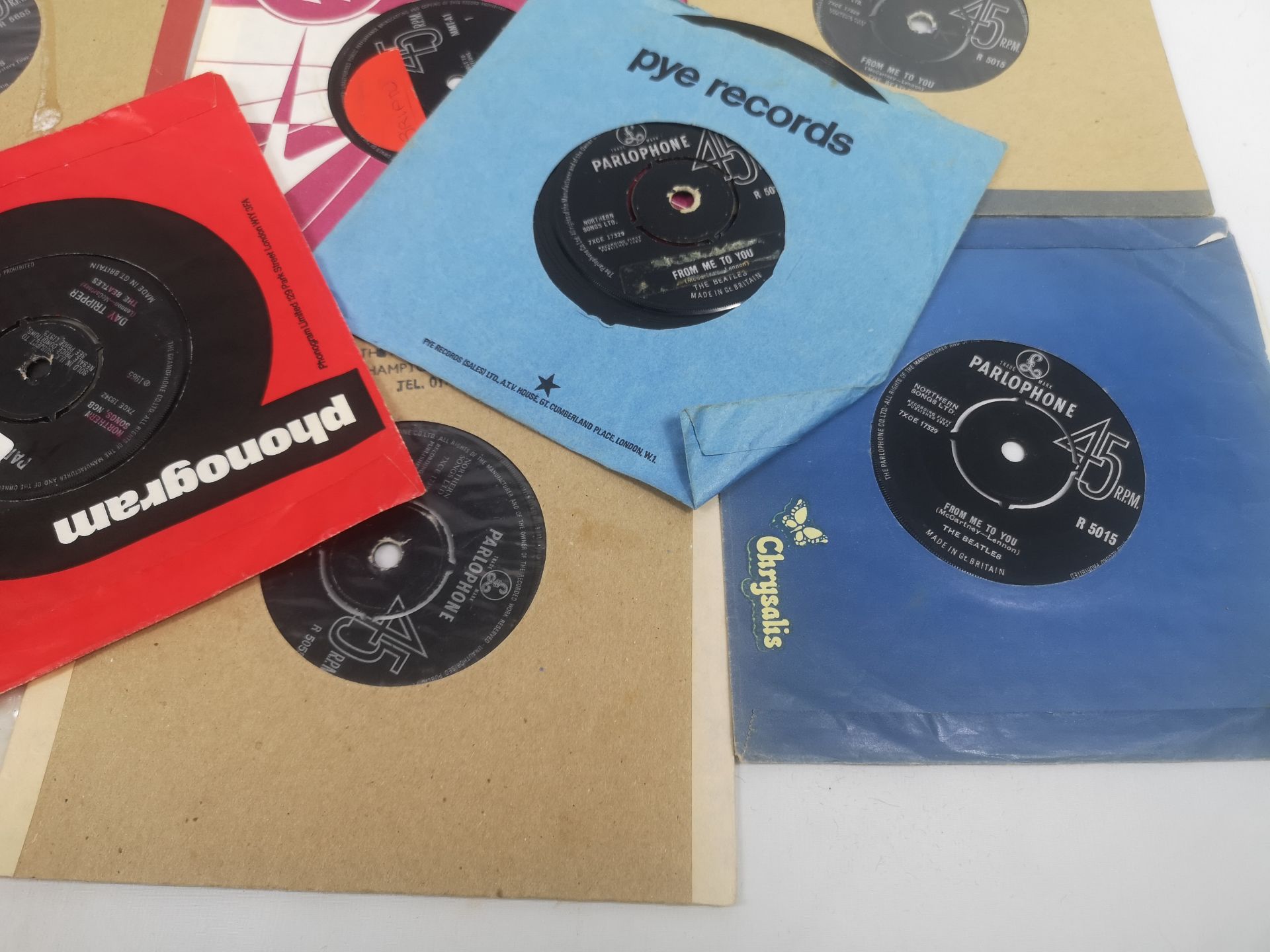 Collection of Beatles singles - Image 4 of 5