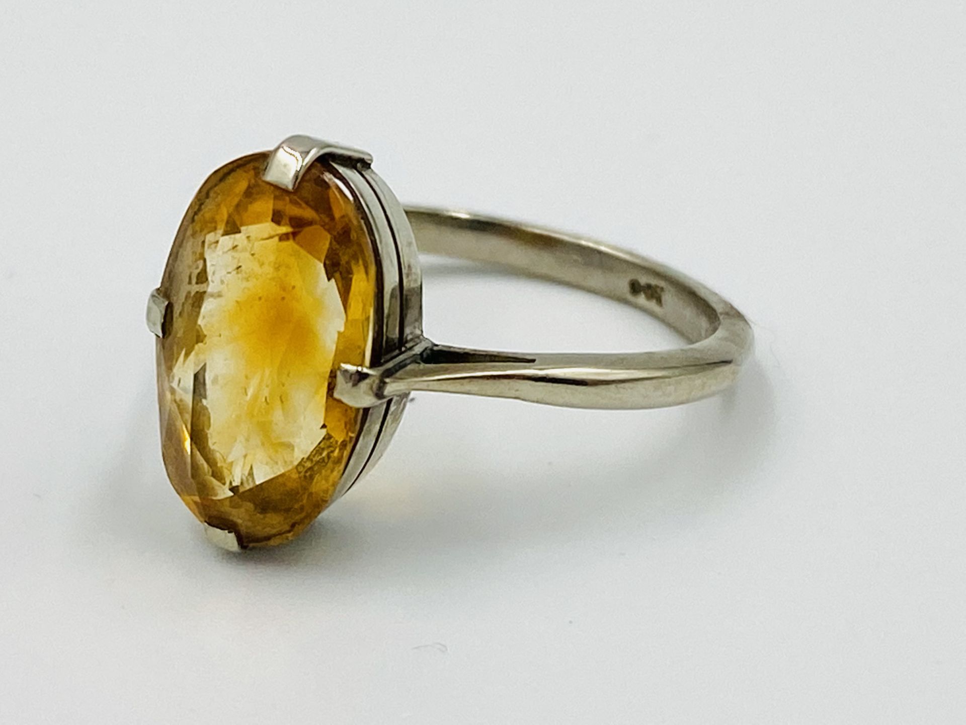 9ct gold ring set with a cognac citrine - Image 2 of 5