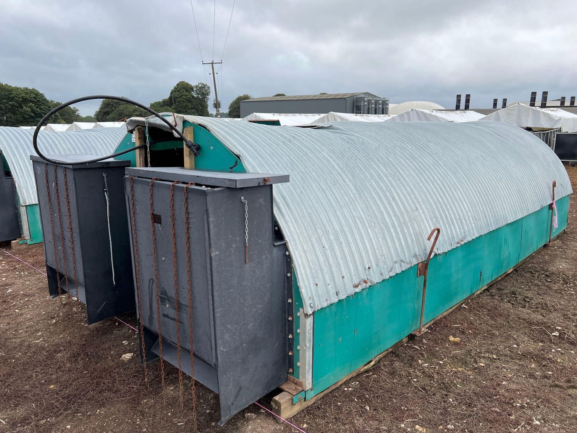 Farm Services 18ft x 8ft weaner chalet - Image 3 of 3