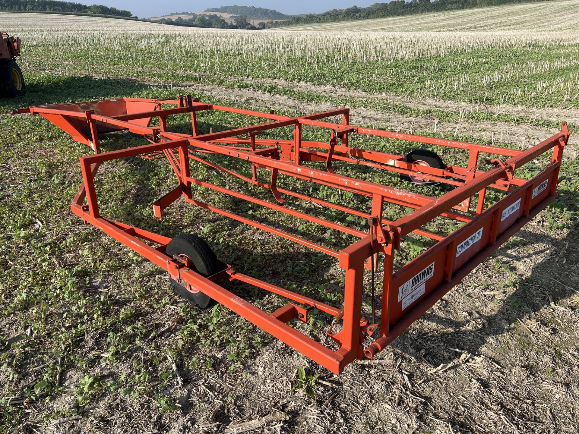 Browns flat 8 bale sledge - Image 2 of 4