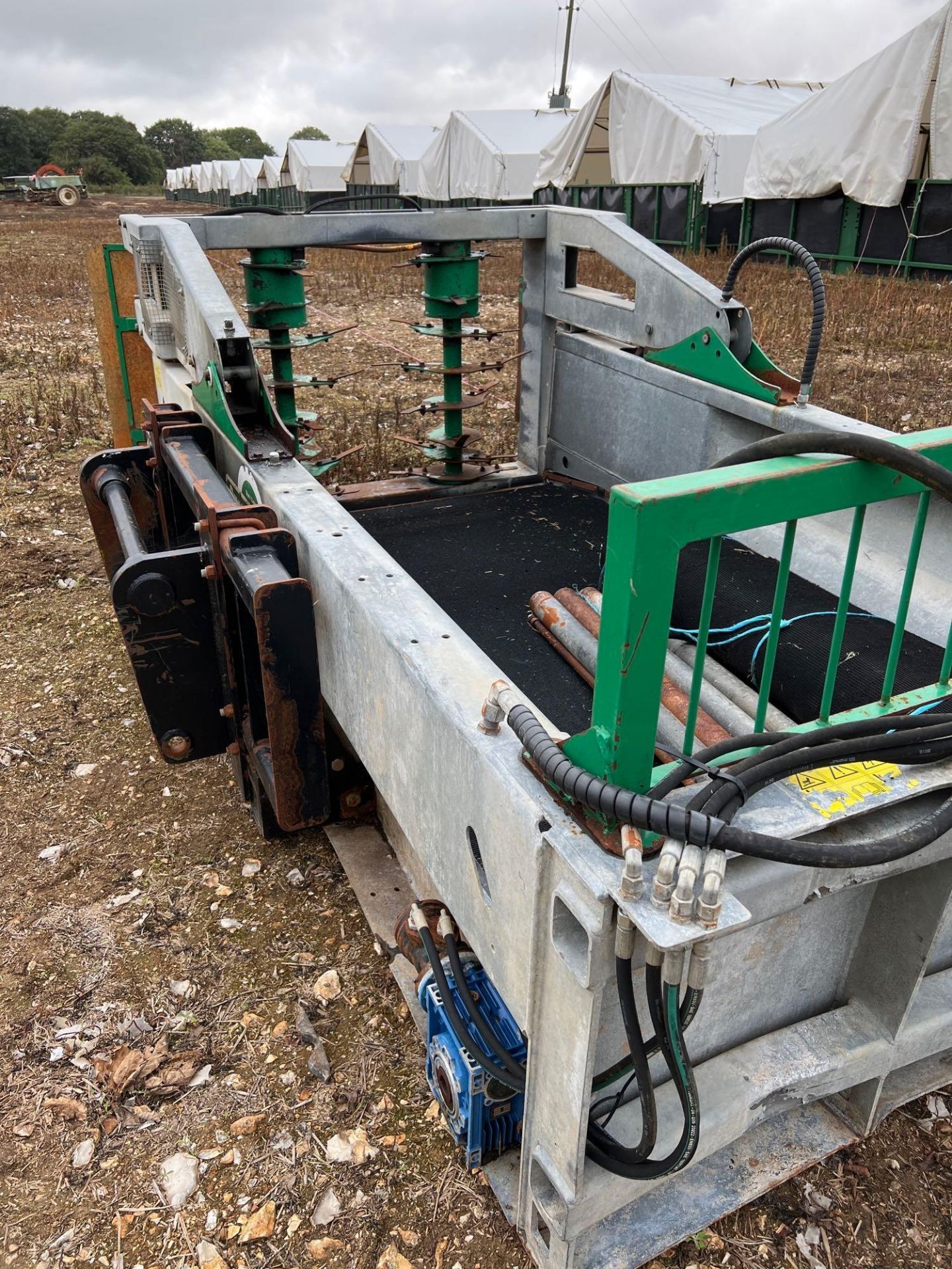 Spread-a-bale midi straw chopper (2017) with spare mat and rollers - Image 6 of 6