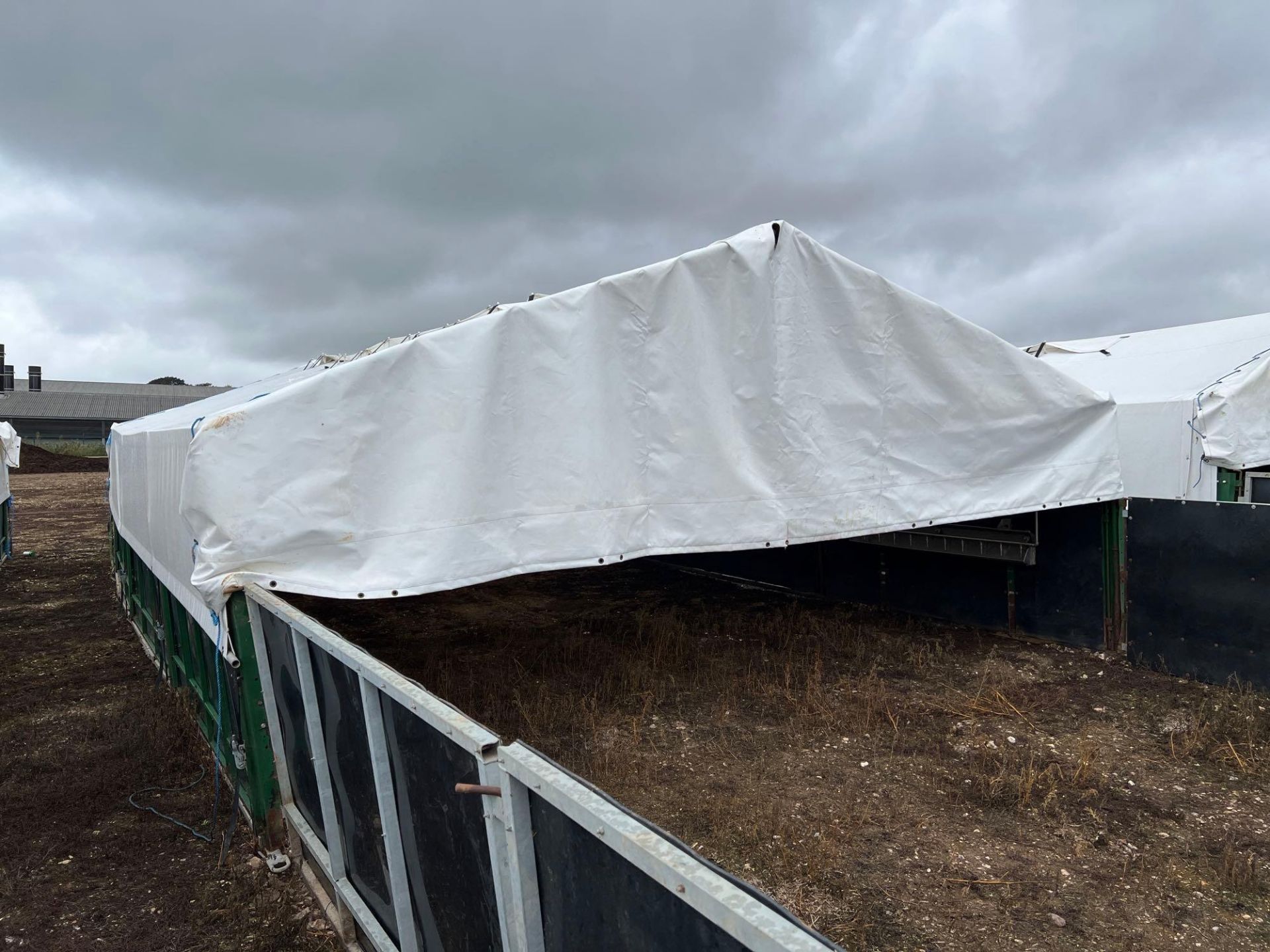 John Harvey Engineering 42ft x 20ft skid mounted rearing tent - Image 2 of 5