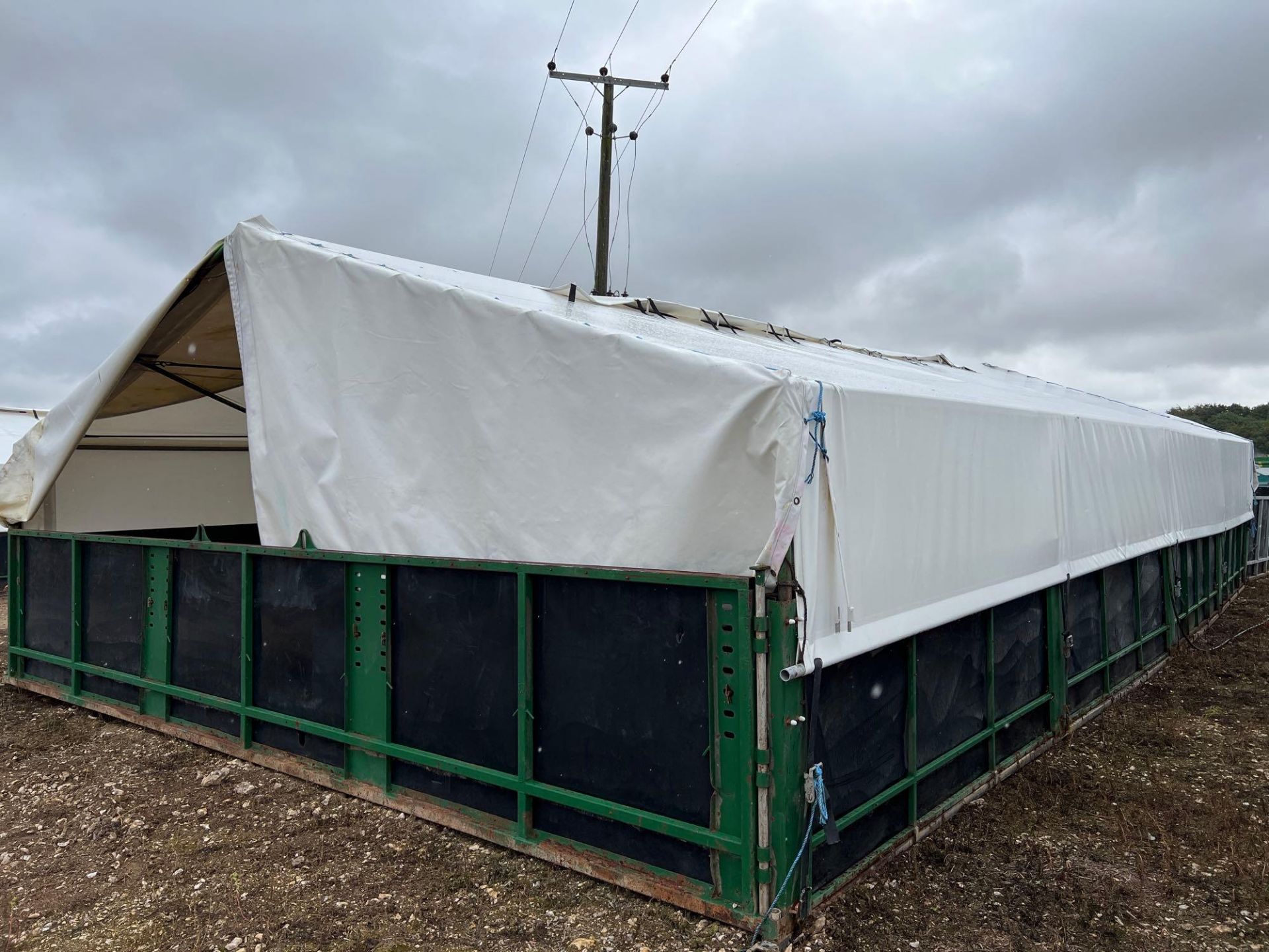 John Harvey Engineering 42ft x 24ft skid mounted rearing tent - Image 3 of 5