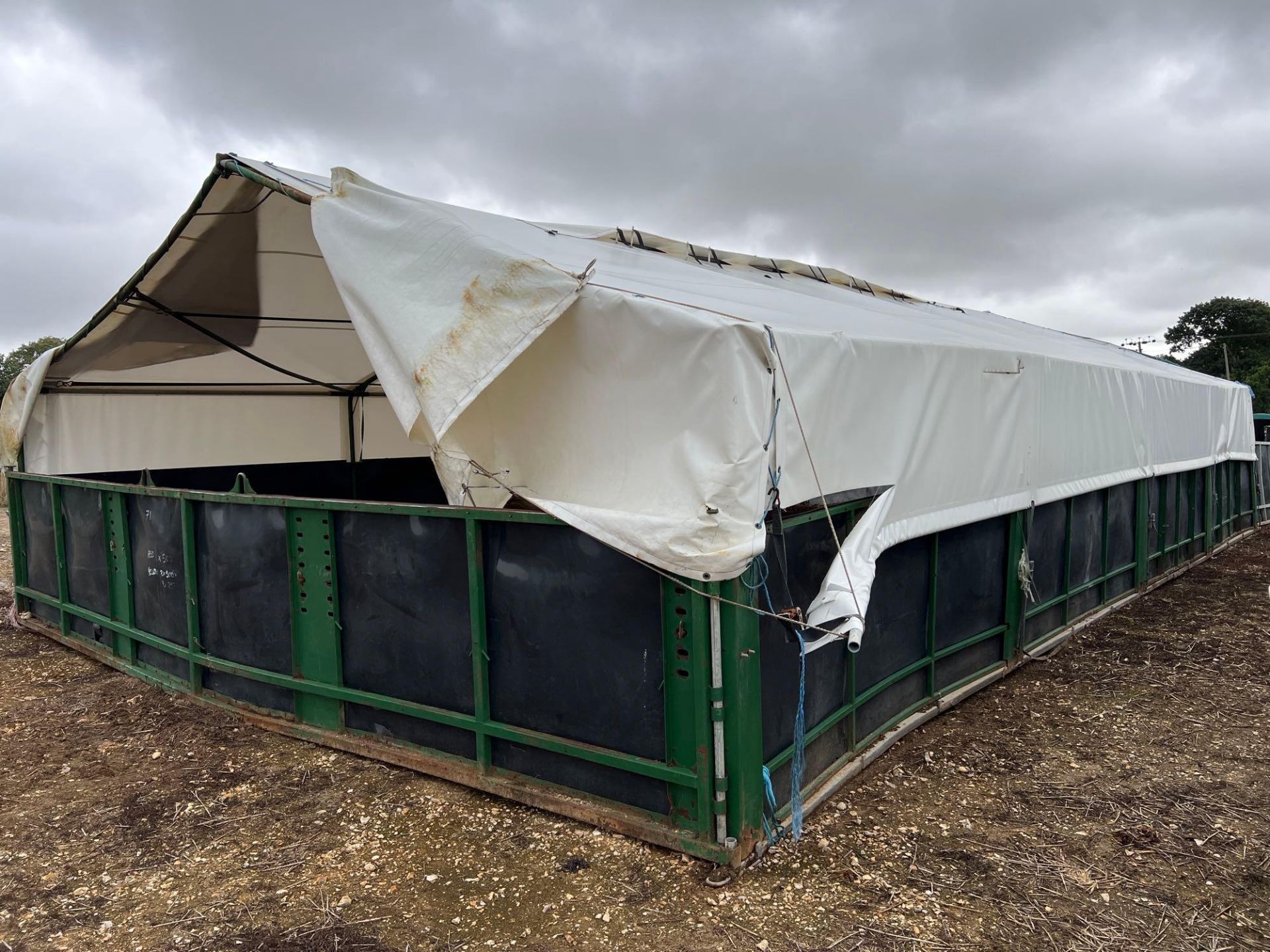 John Harvey Engineering 42ft x 24ft skid mounted rearing tent - Image 5 of 7