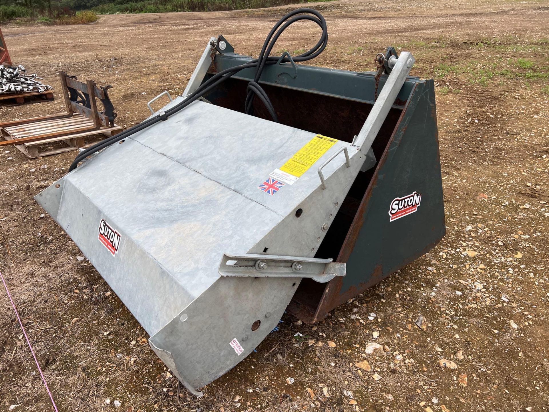 Suton bucket sweeper (Euro hitch) (2020)