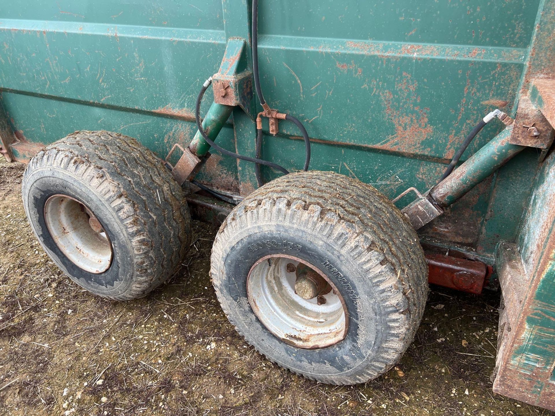 Hydraulic livestock transport trailer - Image 5 of 9