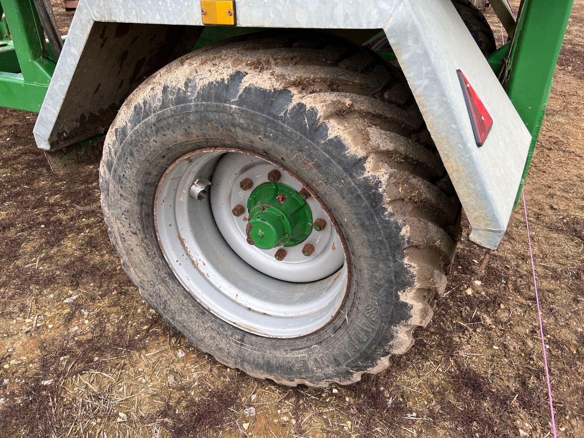 6T feed dispensing trailer (2019) - Image 6 of 8