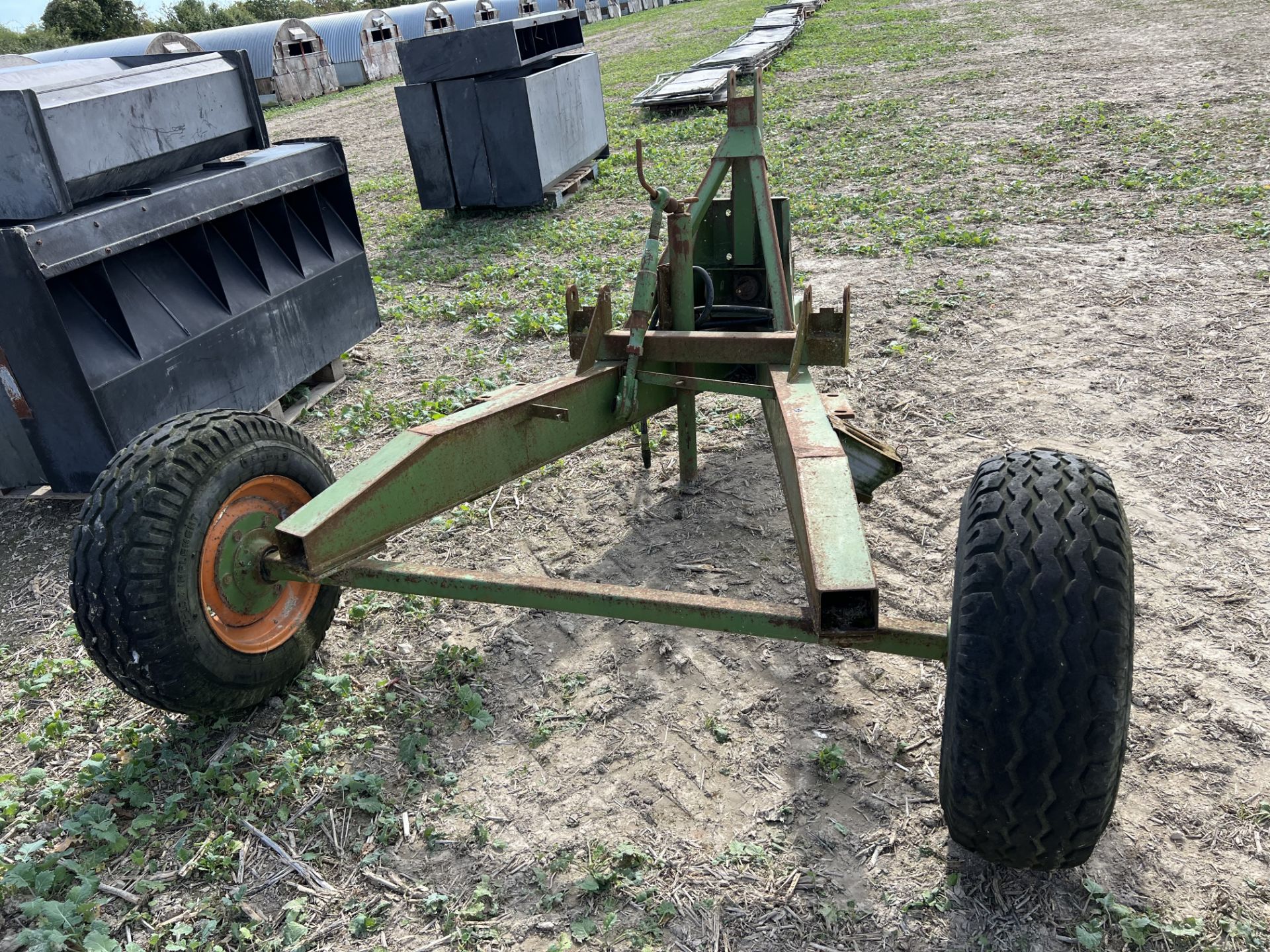 Amazone FR2000 fertiliser spinner trailer - Image 2 of 3