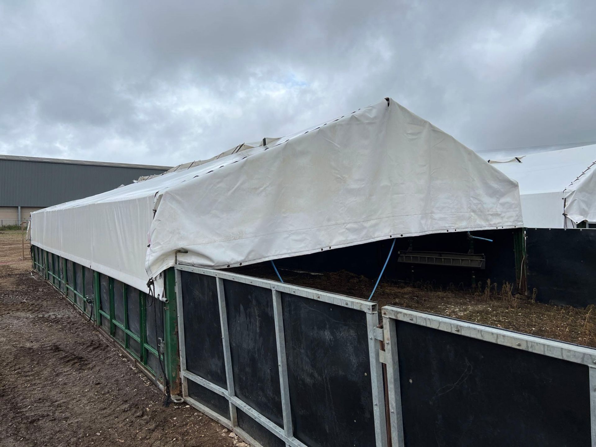 John Harvey Engineering 42ft x 20ft skid mounted rearing tent - Image 2 of 5