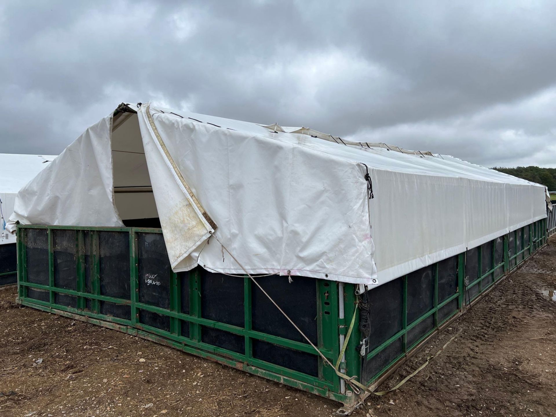 John Harvey Engineering 42ft x 20ft skid mounted rearing tent - Image 3 of 5