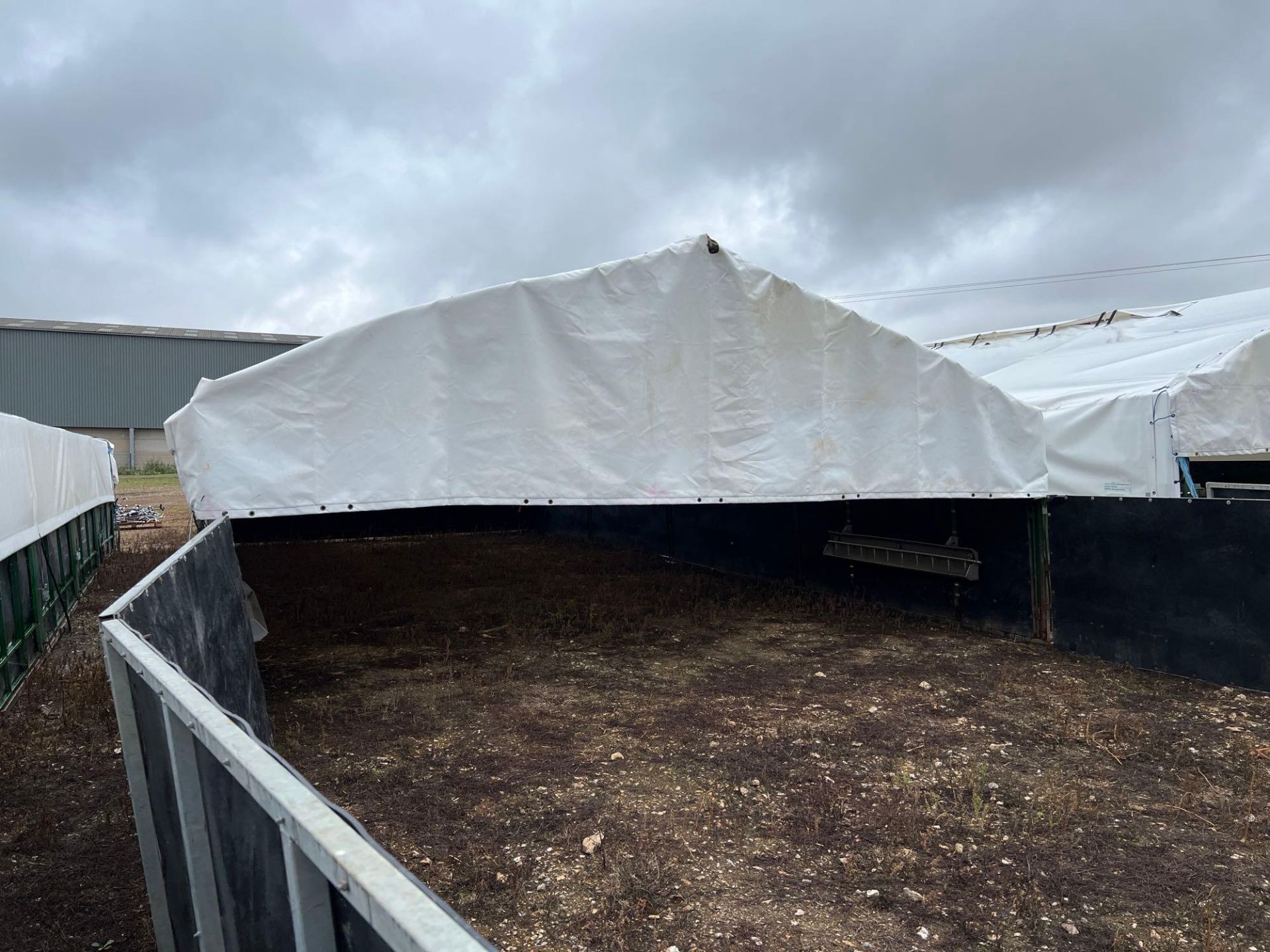 John Harvey Engineering 42ft x 20ft skid mounted rearing tent - Image 2 of 5