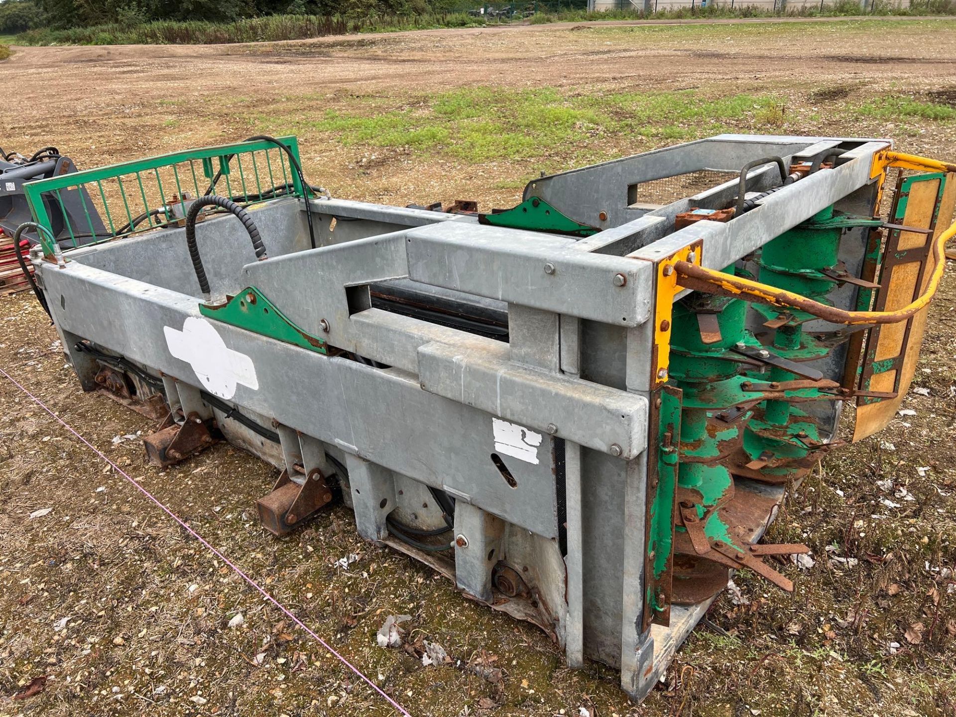 Spread-a-bale midi straw chopper (2017) with spare mat and rollers - Image 3 of 6